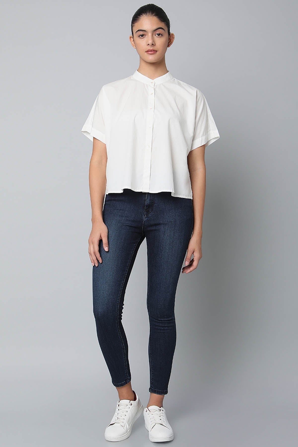 Extended Sleeves Cropped Shirt