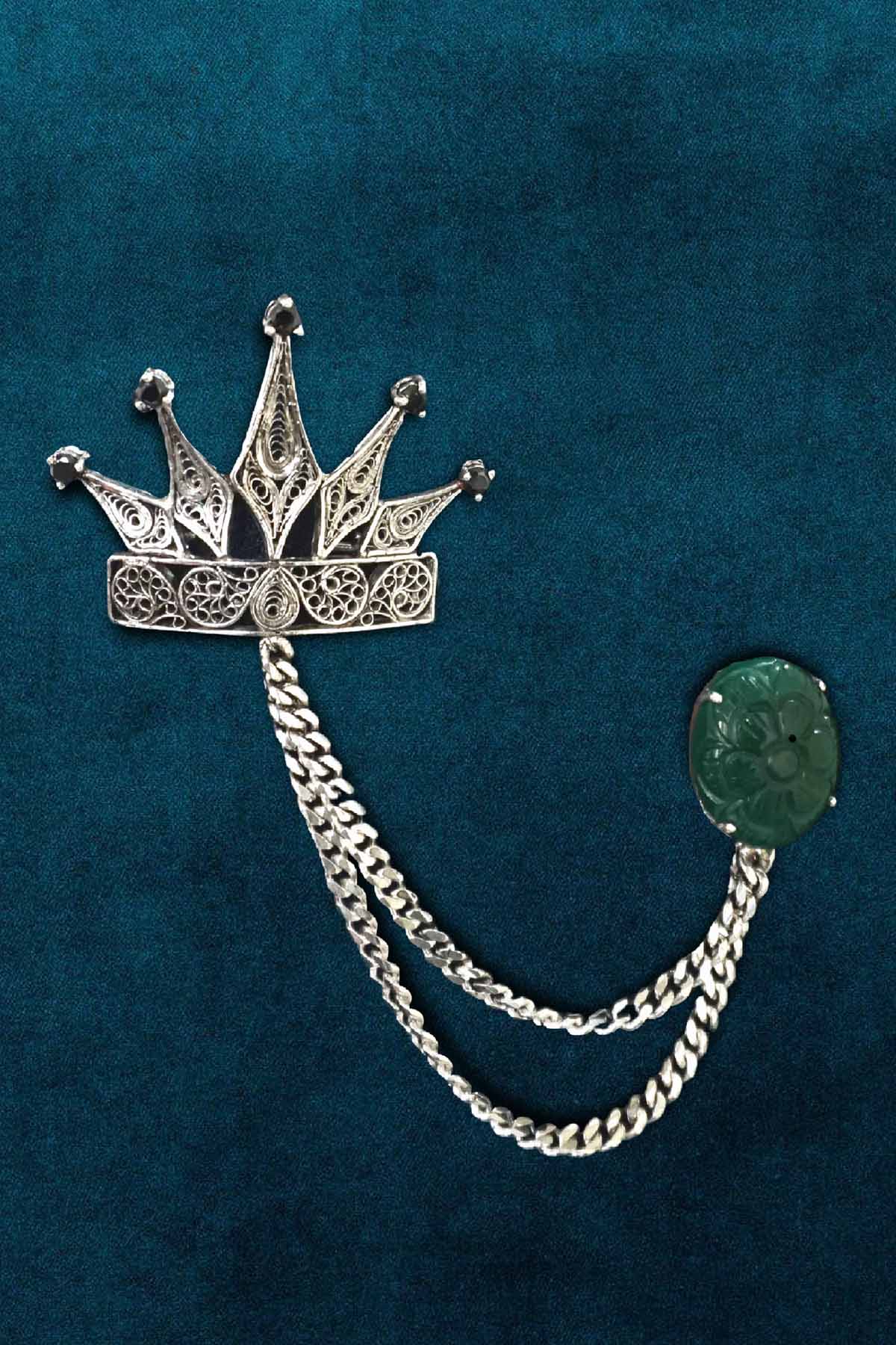 Green Quartz Crown Brooch