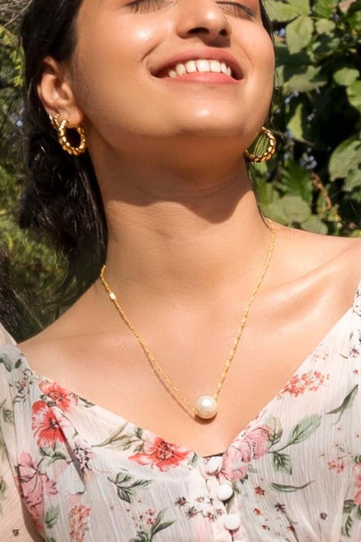 Amora Pearl Necklace
