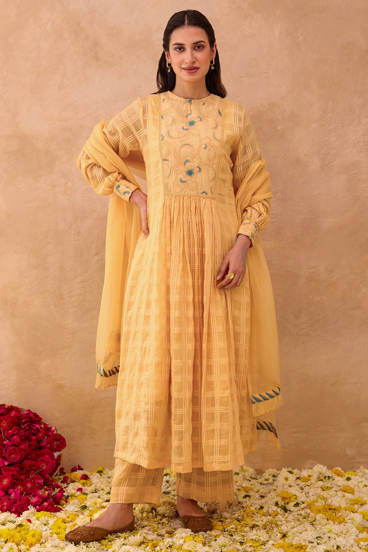 Buy Amber Self Kota Doria Kurta Set for women by Taro India online available at scrollnshops