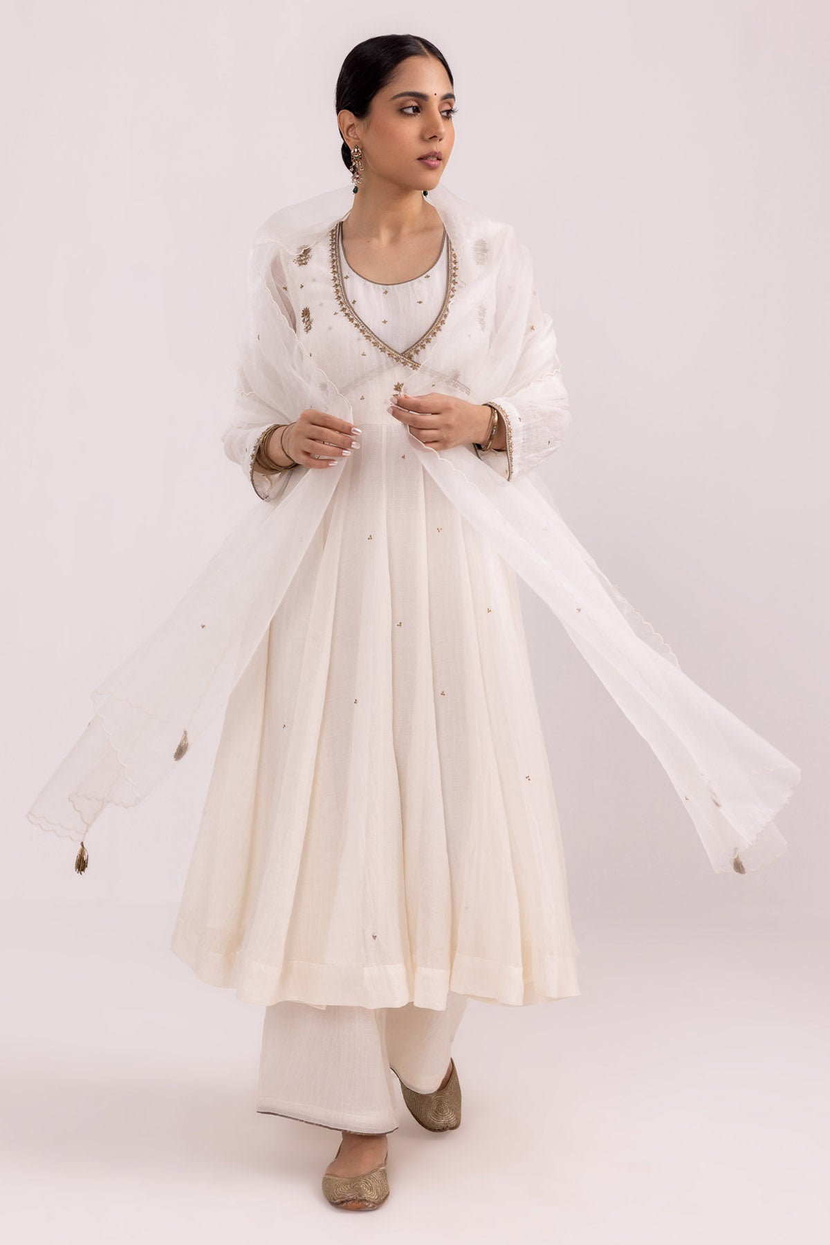 white anarkali dress buy ahmedabad Gota Work Suit Set | Hand Embroidered Georgette This set includes mukaish chnaderi lehenga with kurta and dupatta Buy White Georgette Embroidered Anarkali