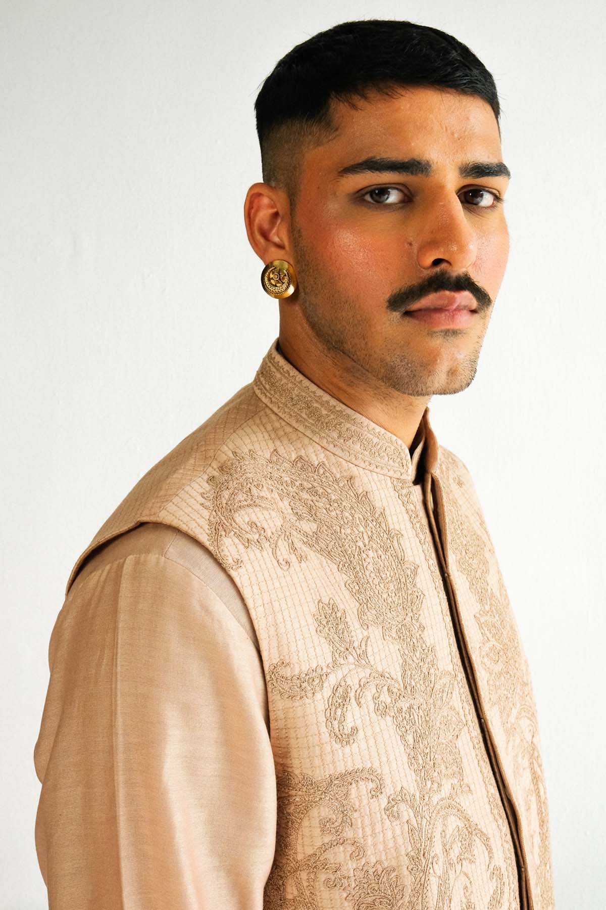 Beige Dori Embroidered Bundi Set