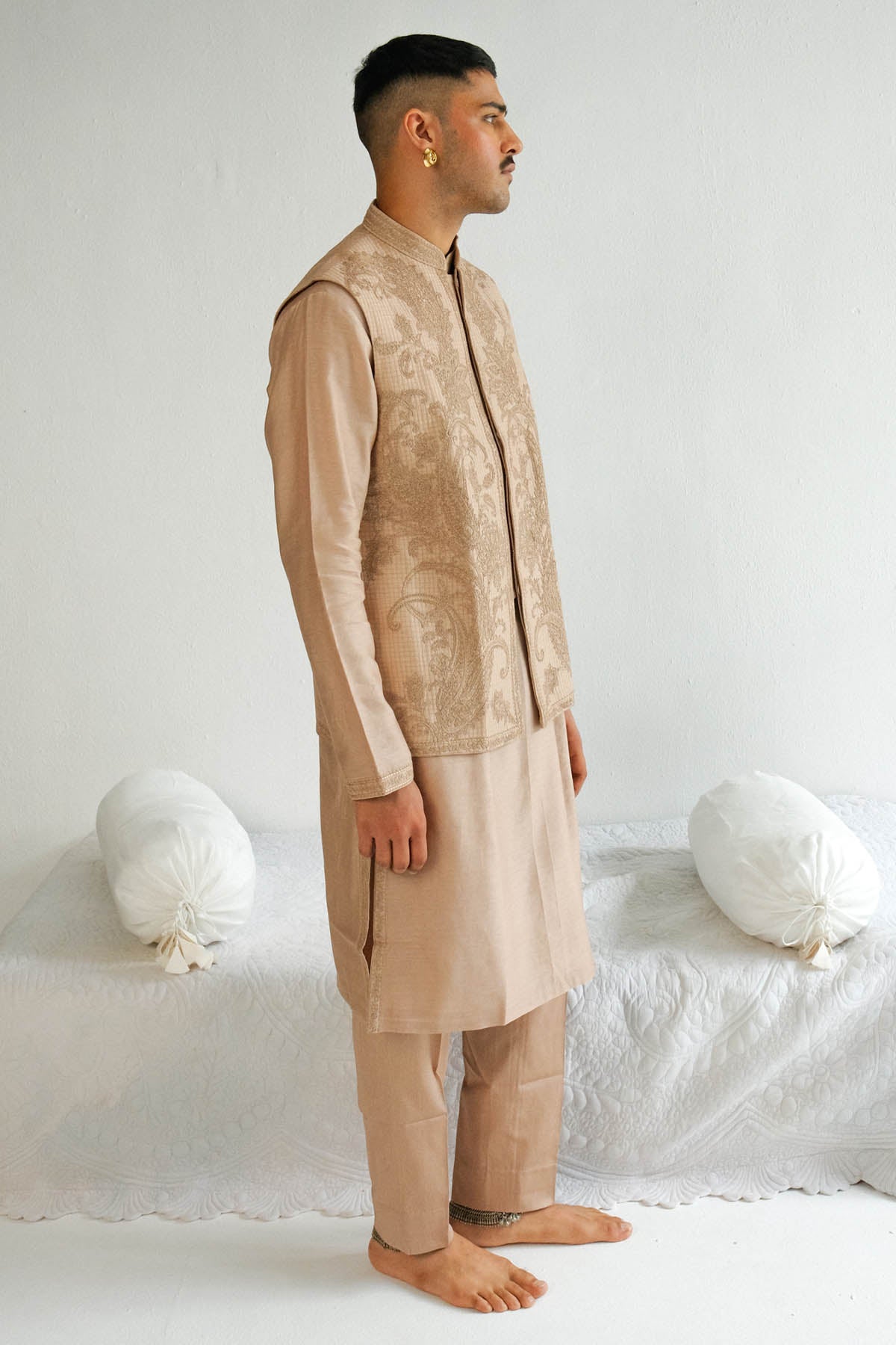 Beige Dori Embroidered Bundi Set