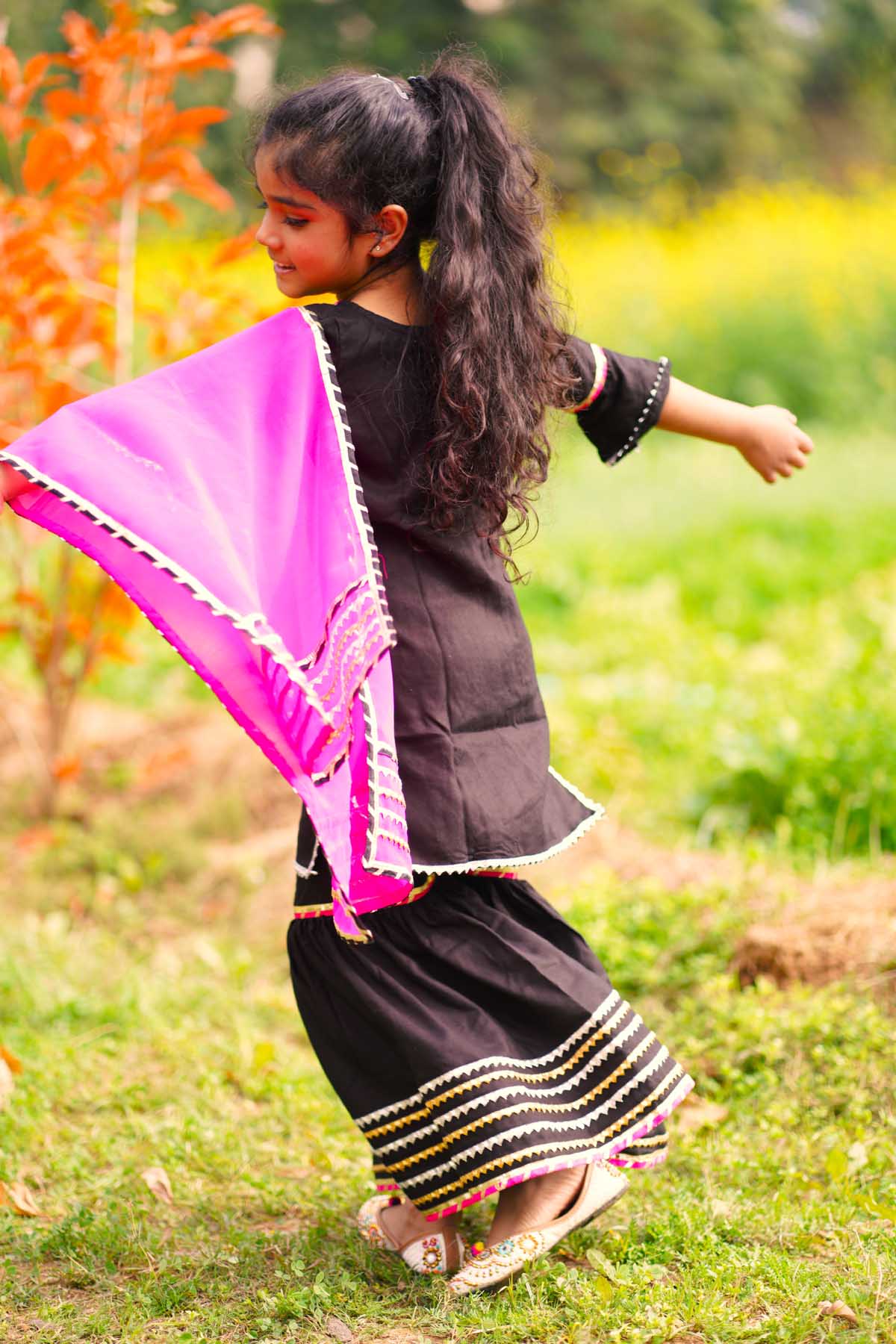 Black Contrast Lace Embellished Kurta Set