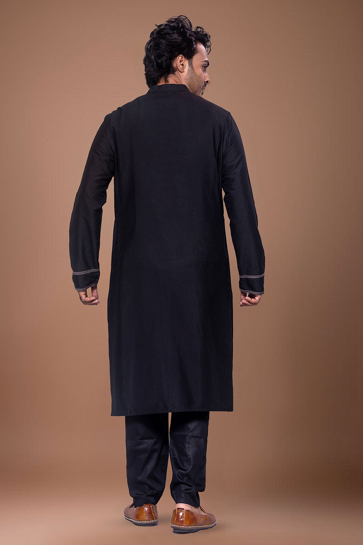 Black Desert Line Kurta & Pants