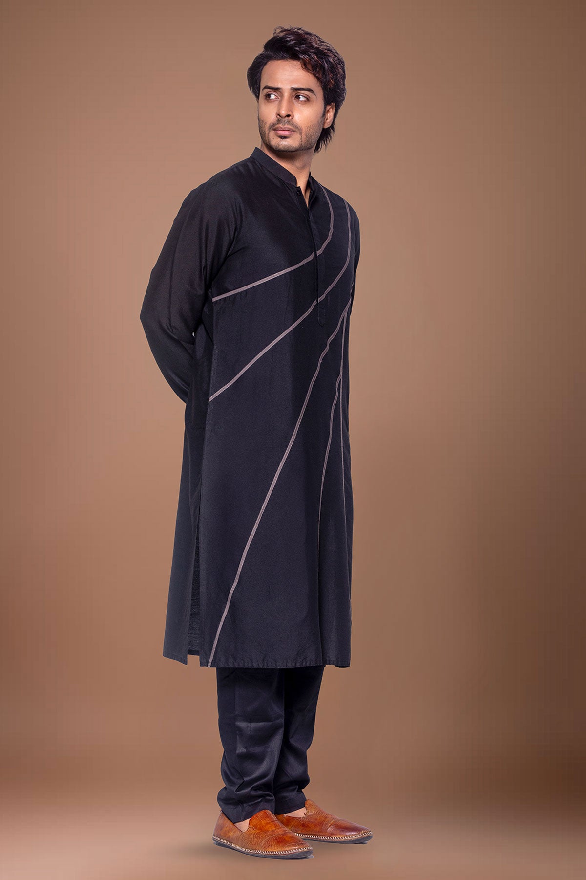 Black Desert Line Kurta & Pants