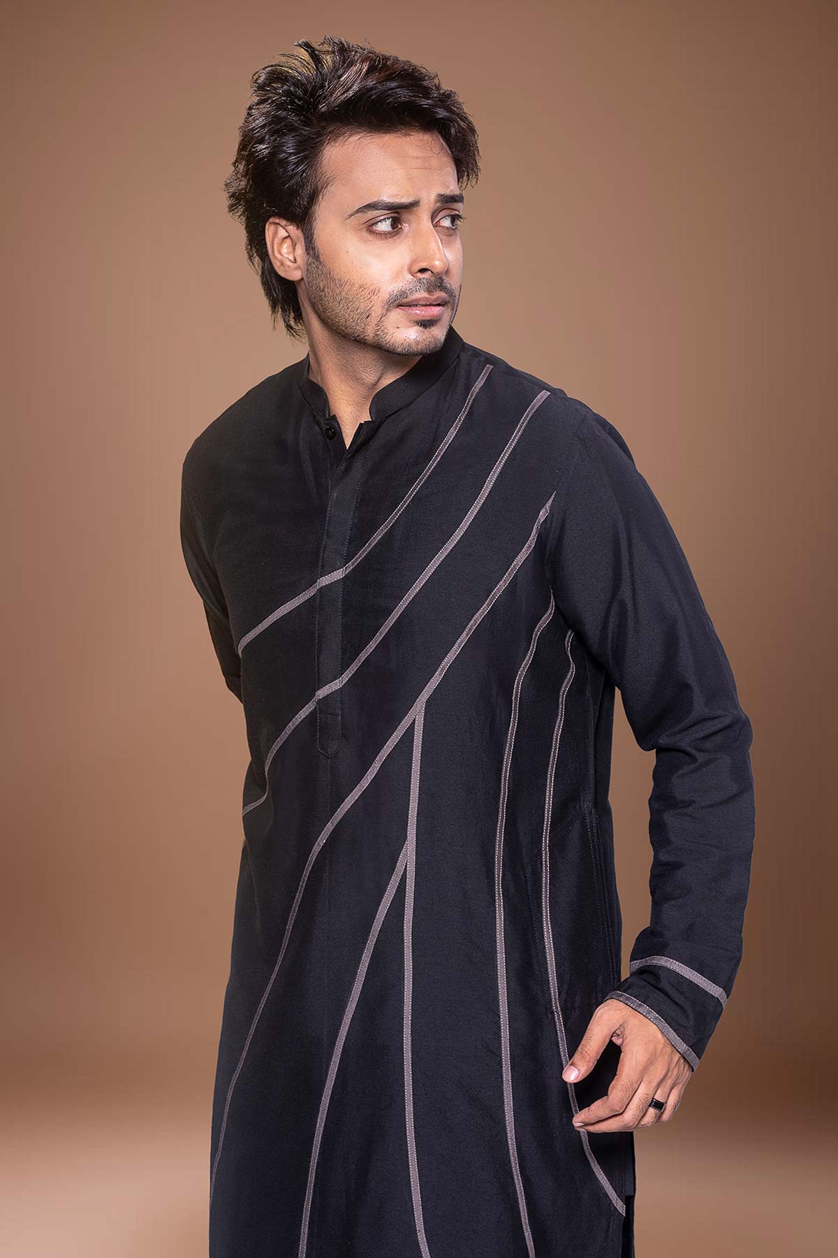 Black Desert Line Kurta & Pants