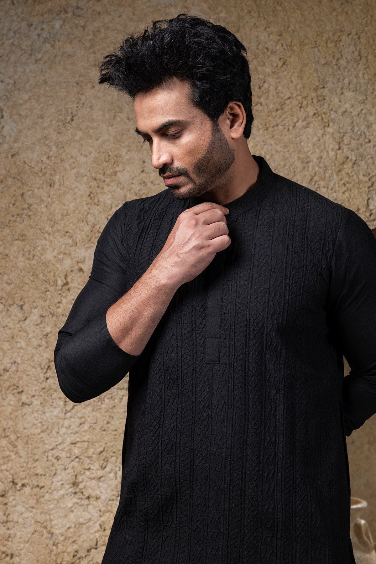 Black Embroidered Kurta & Pyjama