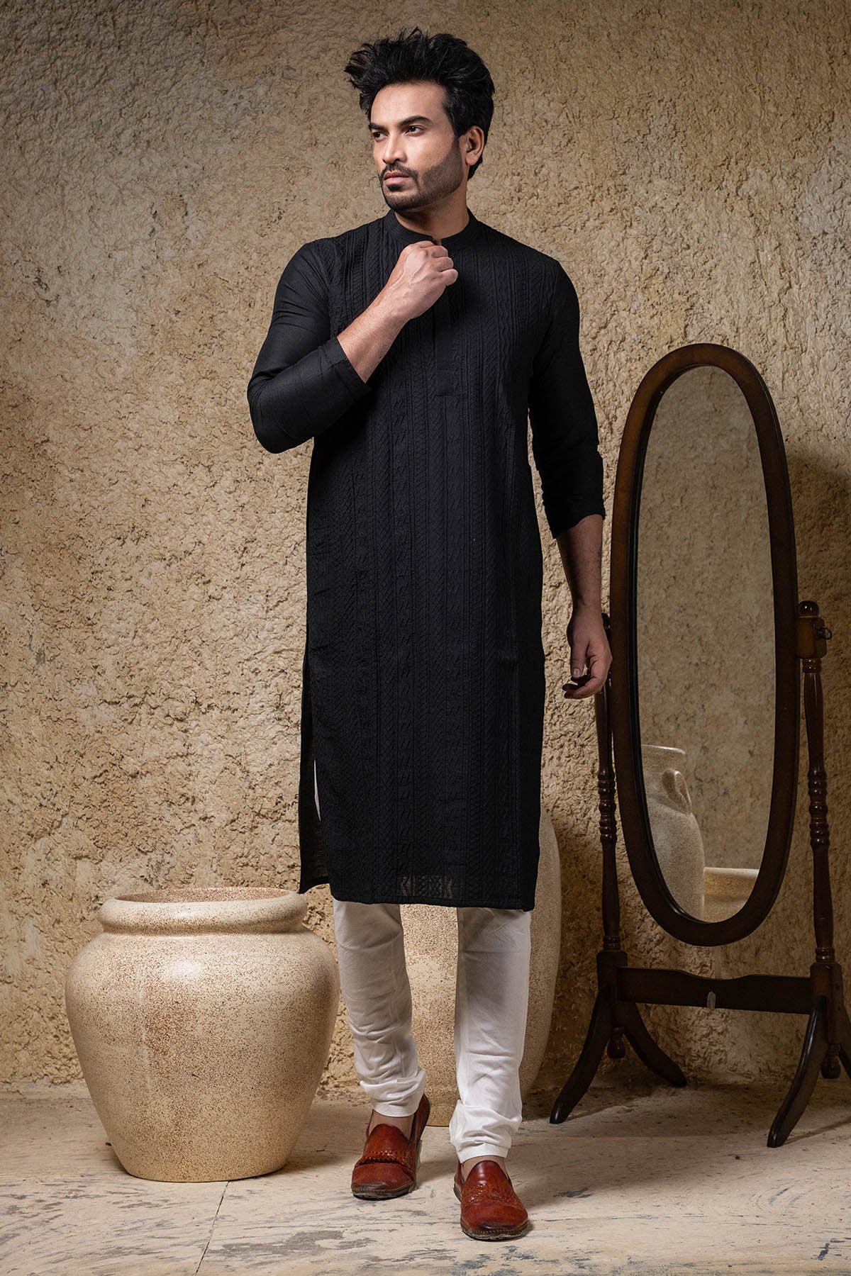 Black Embroidered Kurta & Pyjama