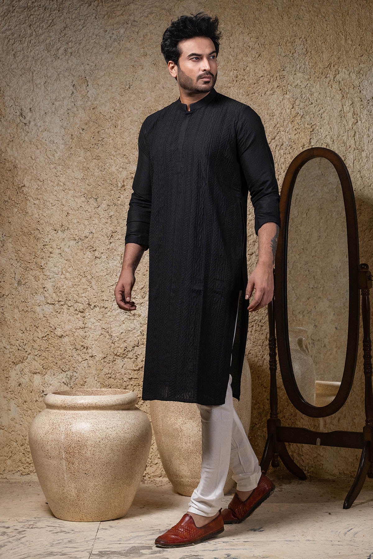 Black Embroidered Kurta & Pyjama