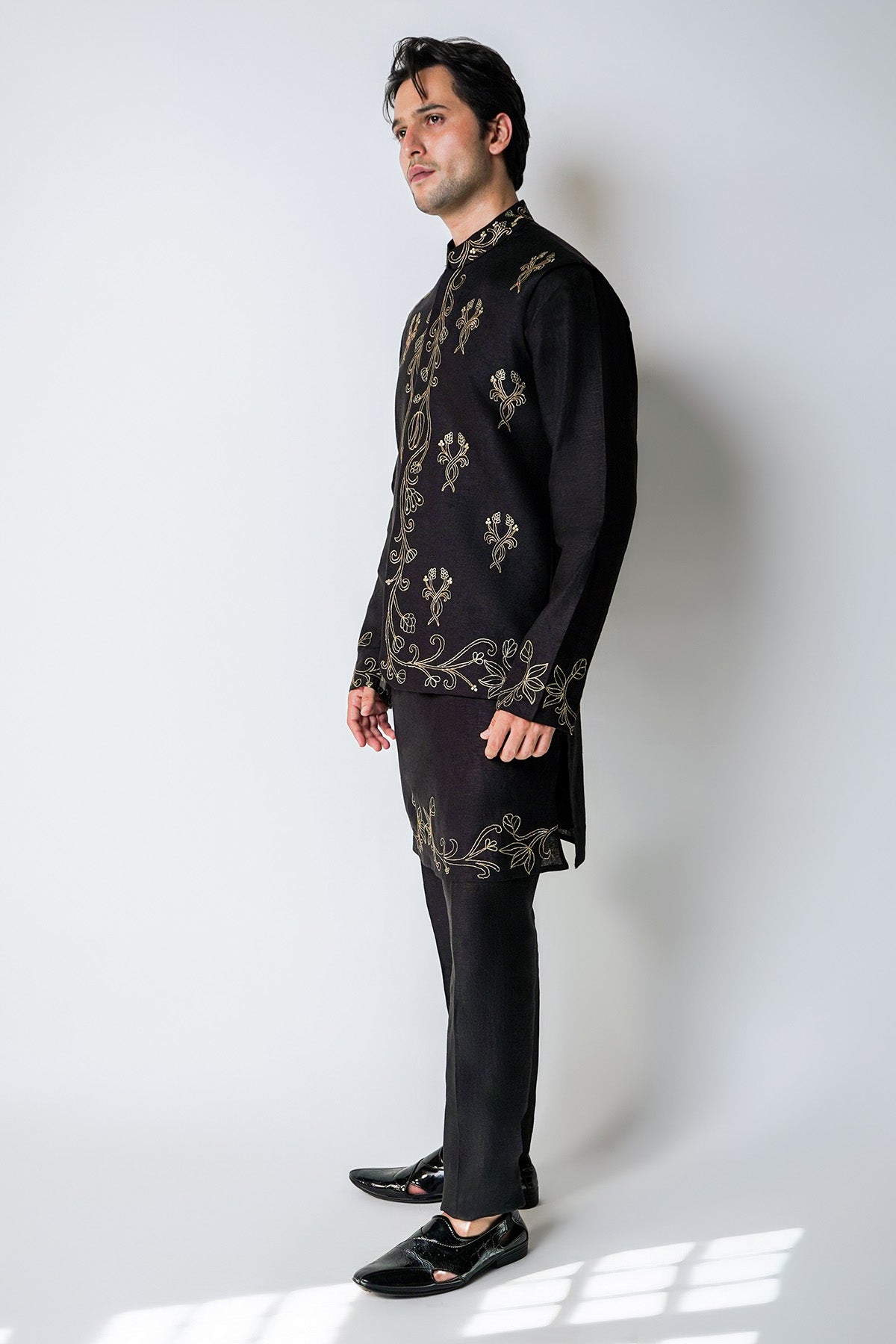 Black Gold Kasab Dori Bundi Set