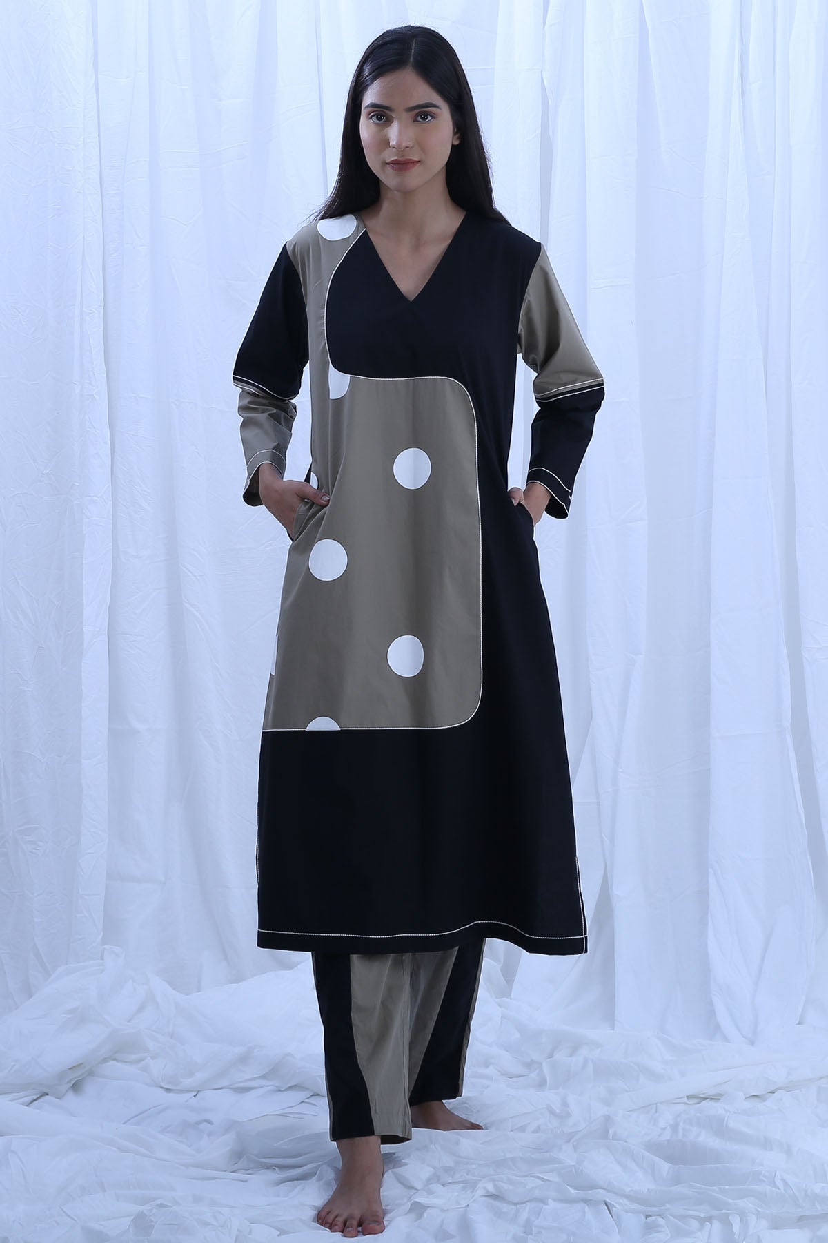 Khat Clothing Black & Green V-Neck Kurta Set for women online at ScrollnShops