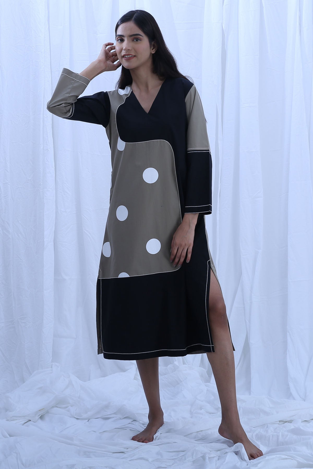 Black & Green V-Neck Slit Dress