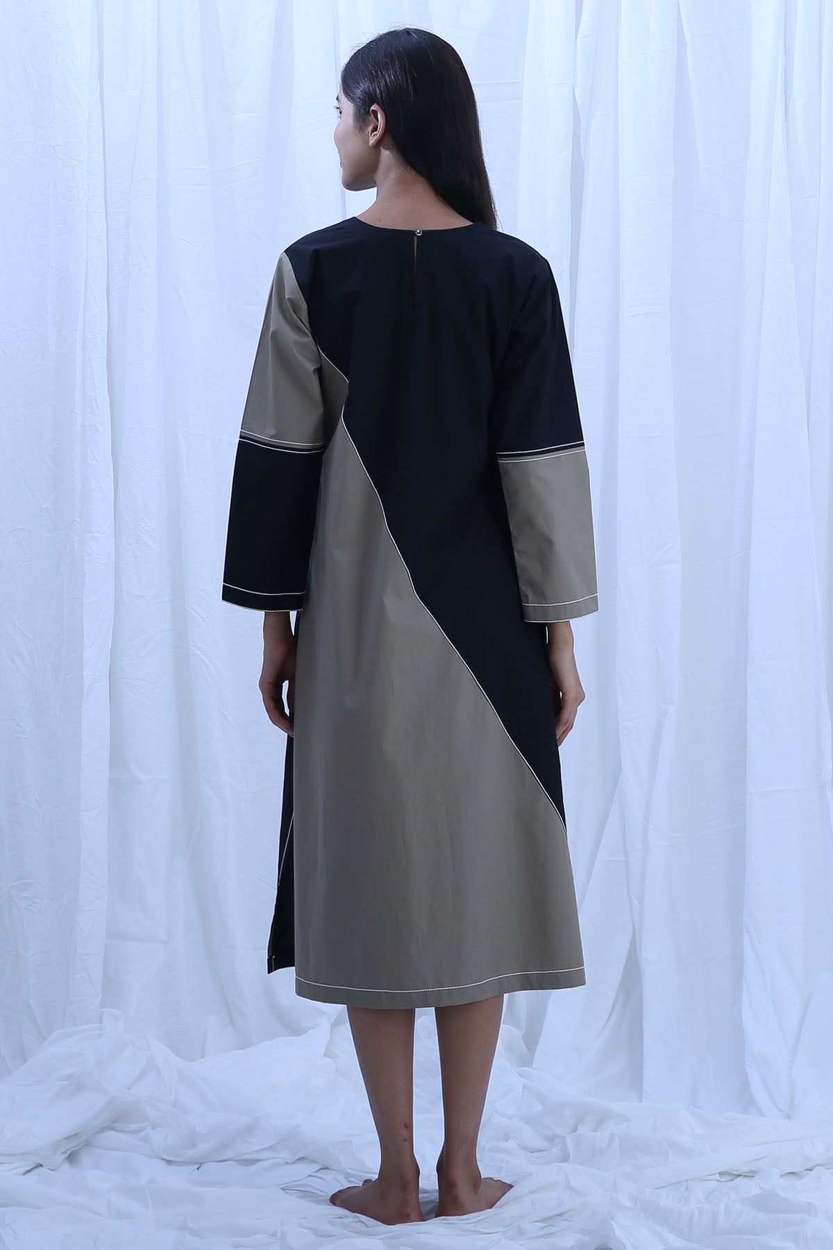 Black & Green V-Neck Slit Dress