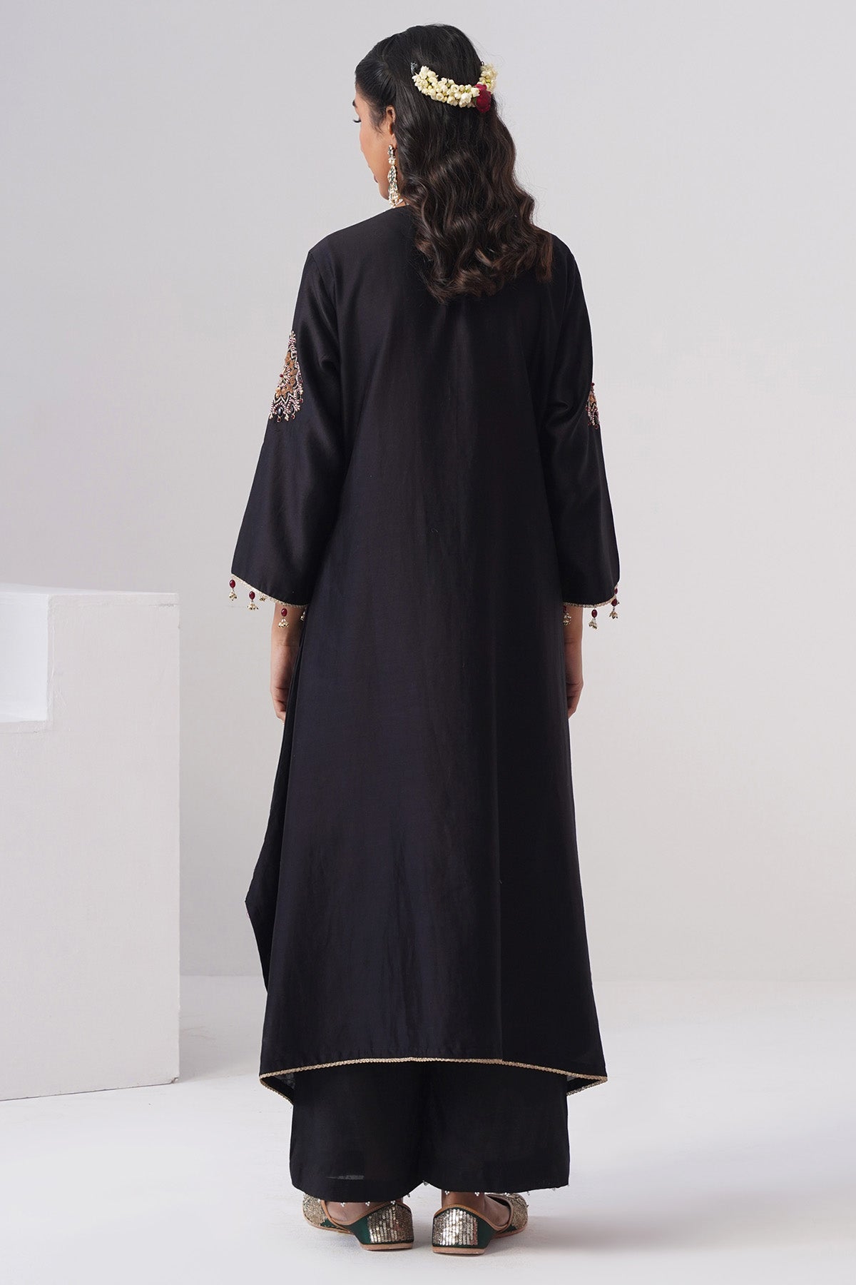 Black Jewel Pearl Kurta & Pants