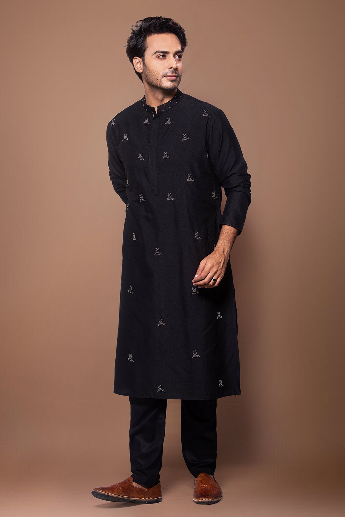 Black Metal Pearls Kurta & Pant