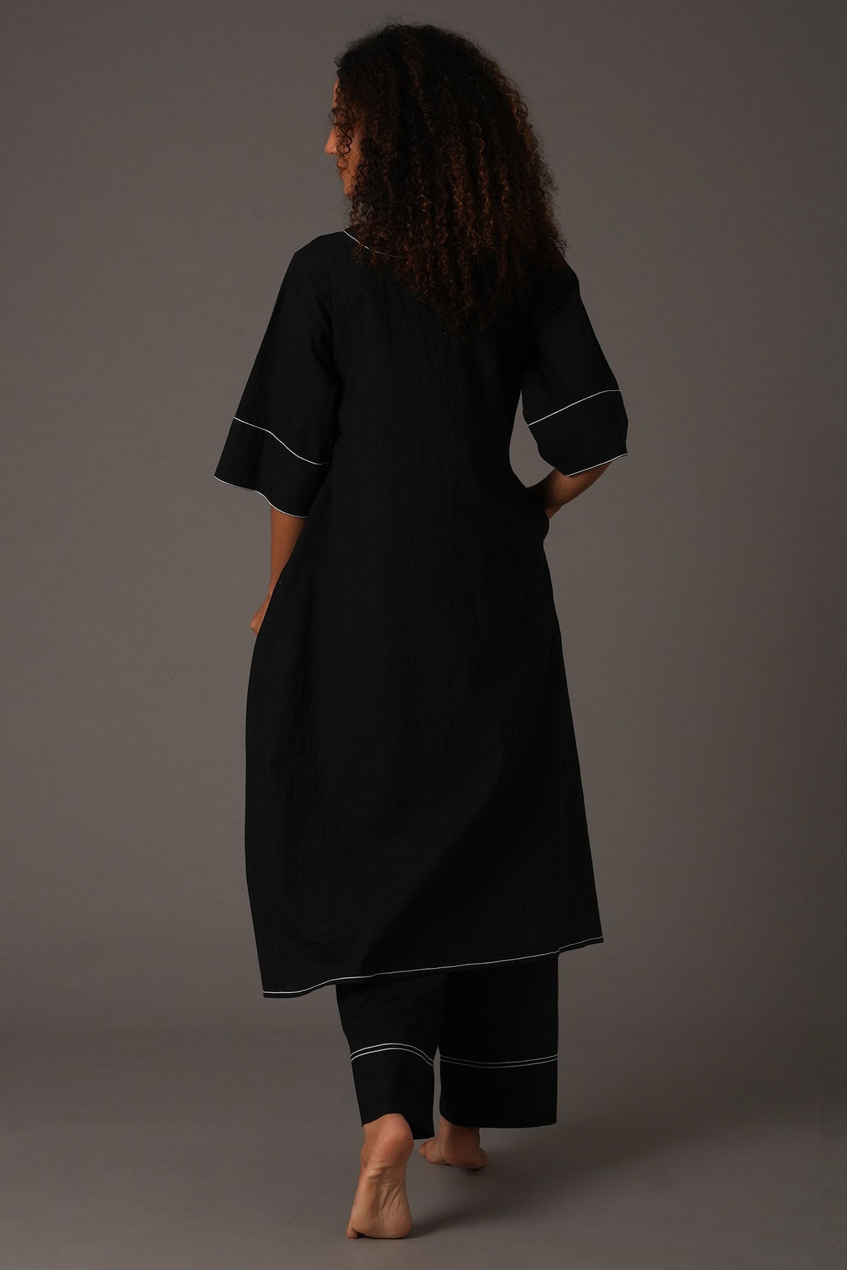 Round Neck Black Kurta & Pants