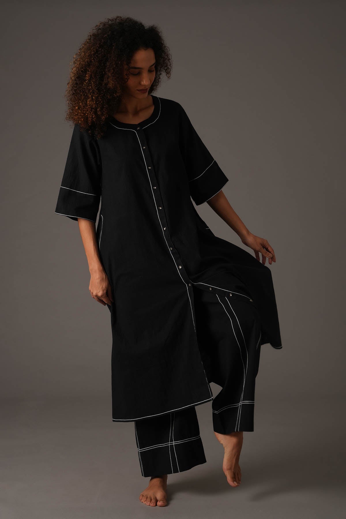 Round Neck Black Kurta & Pants