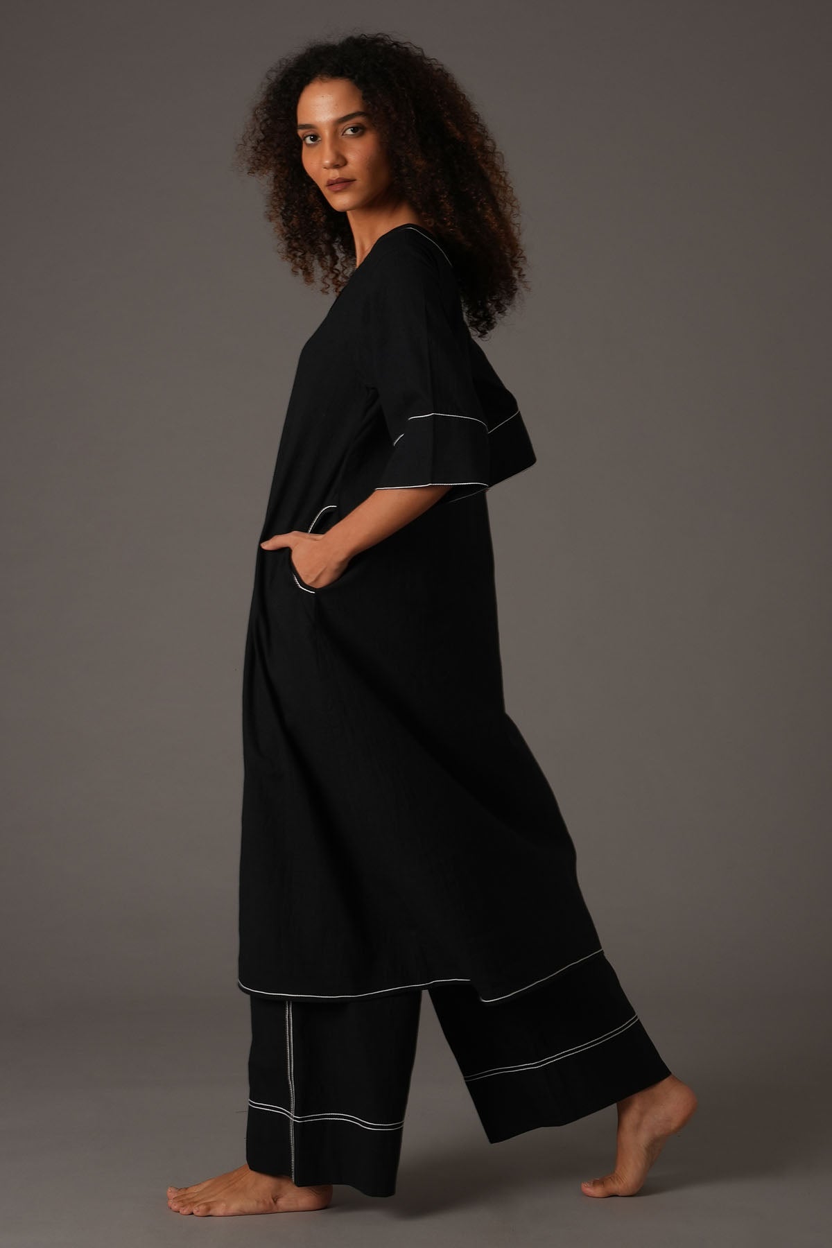 Round Neck Black Kurta & Pants