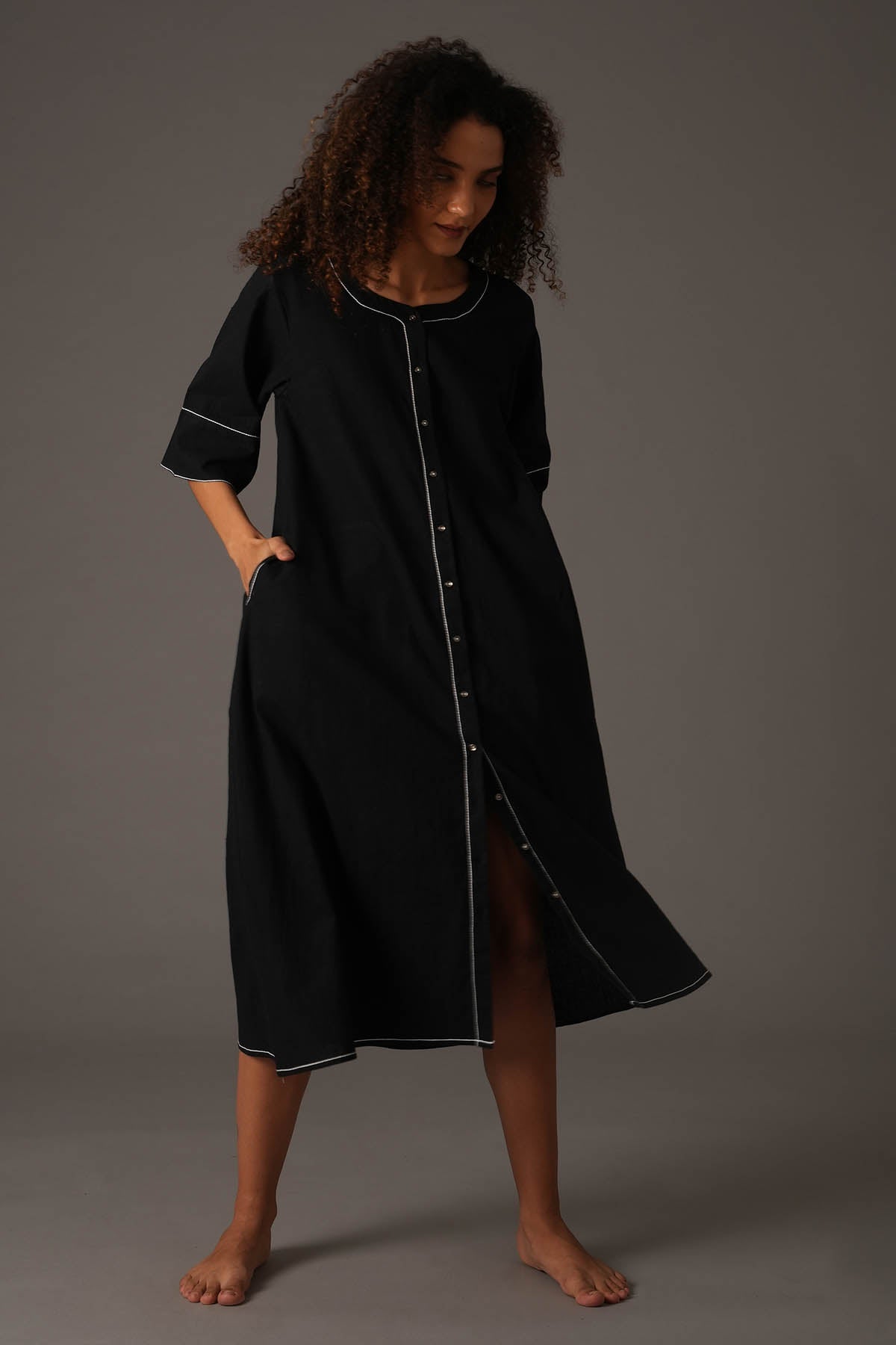 Black Round Neck Midi Dress