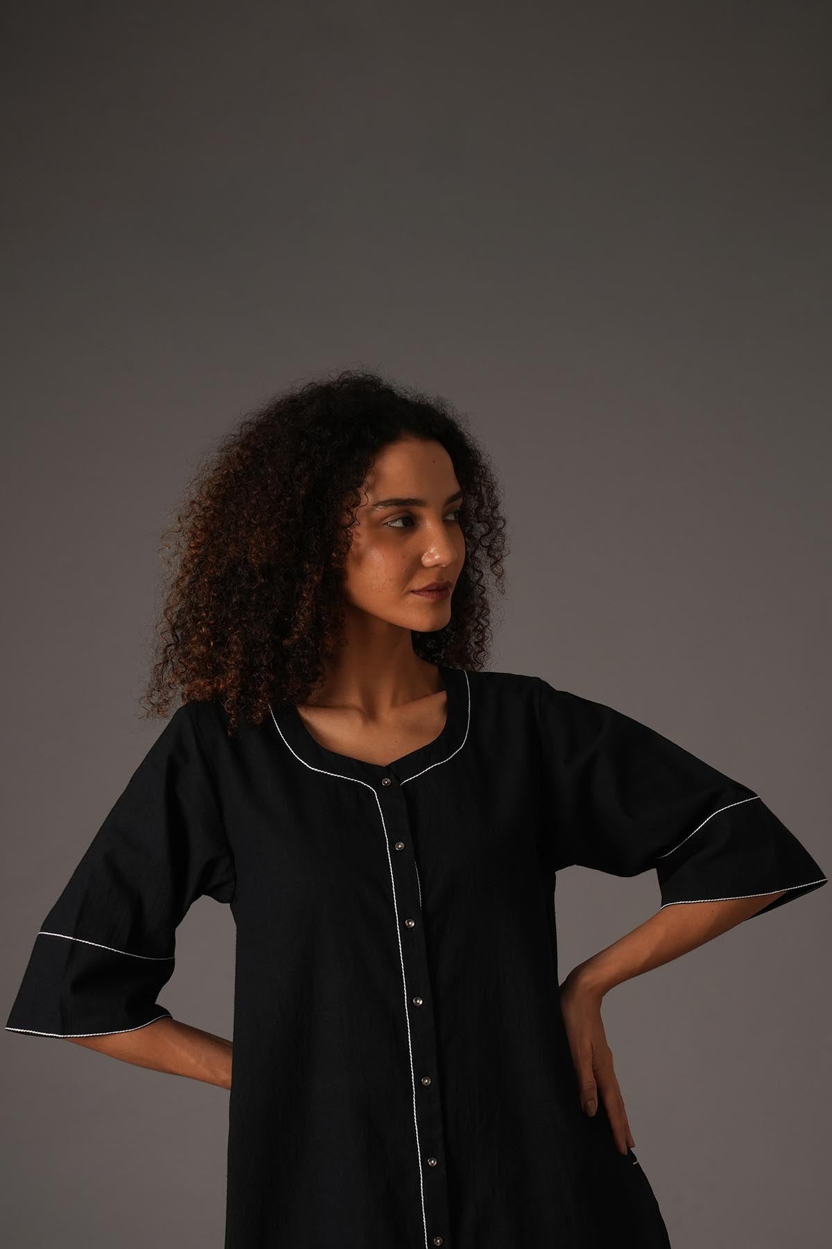 Black Round Neck Midi Dress