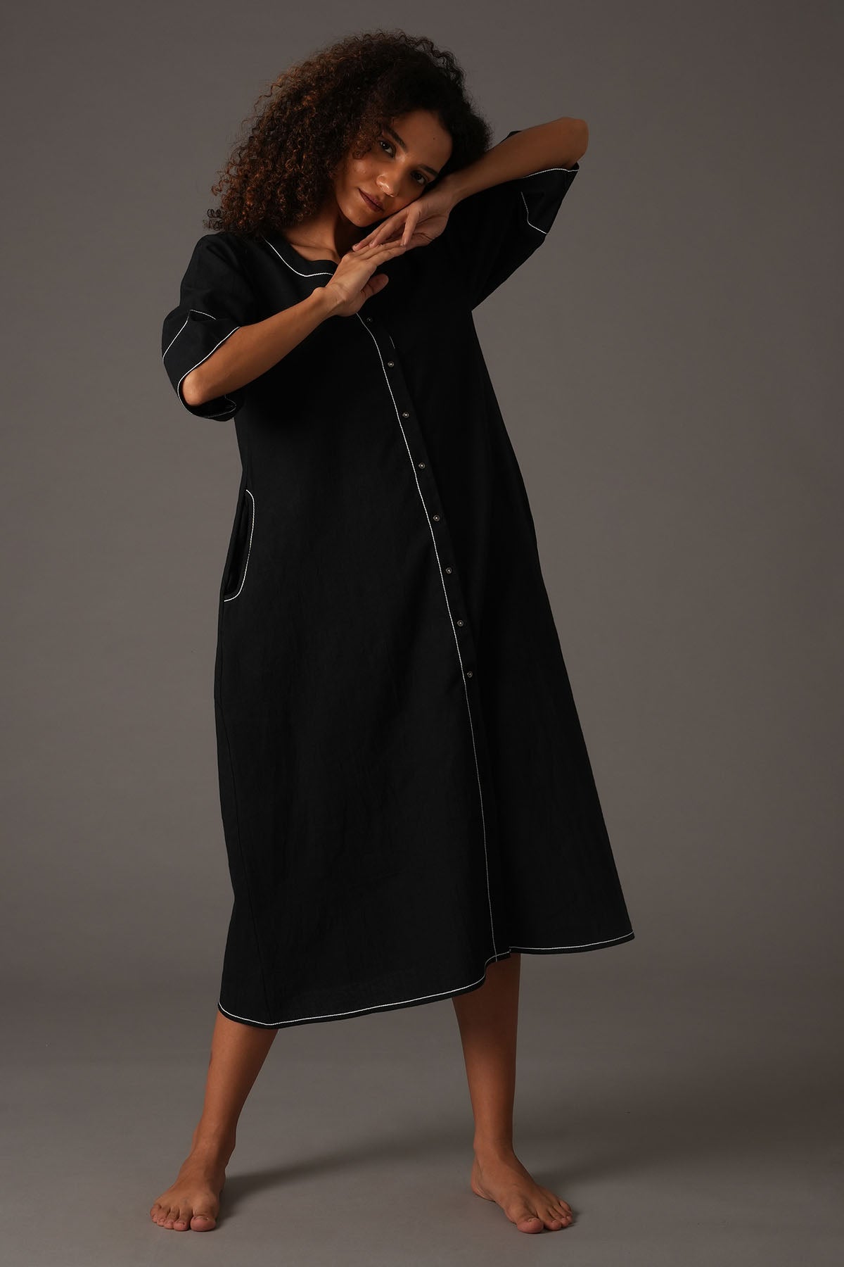 Black Round Neck Midi Dress