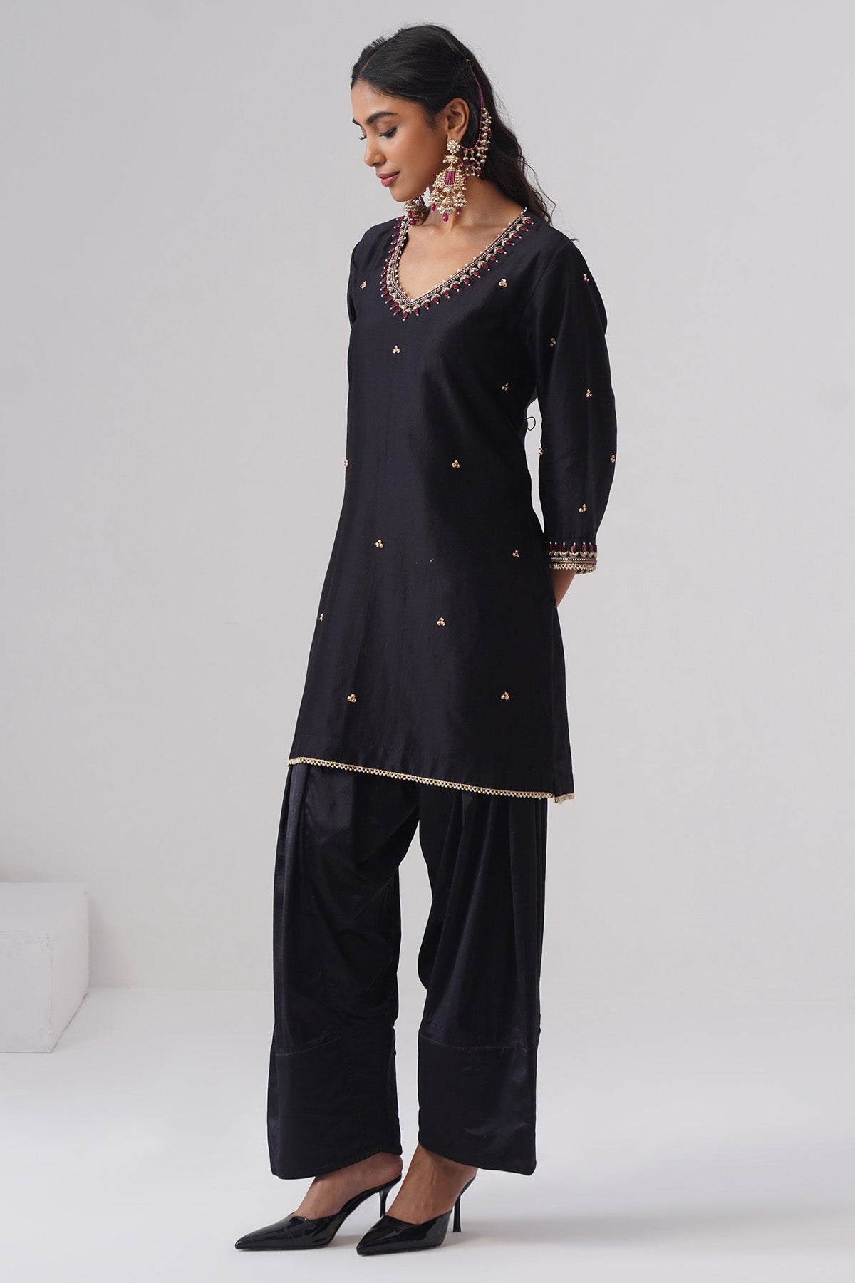 Black Semi Stoned Kurta & Pants