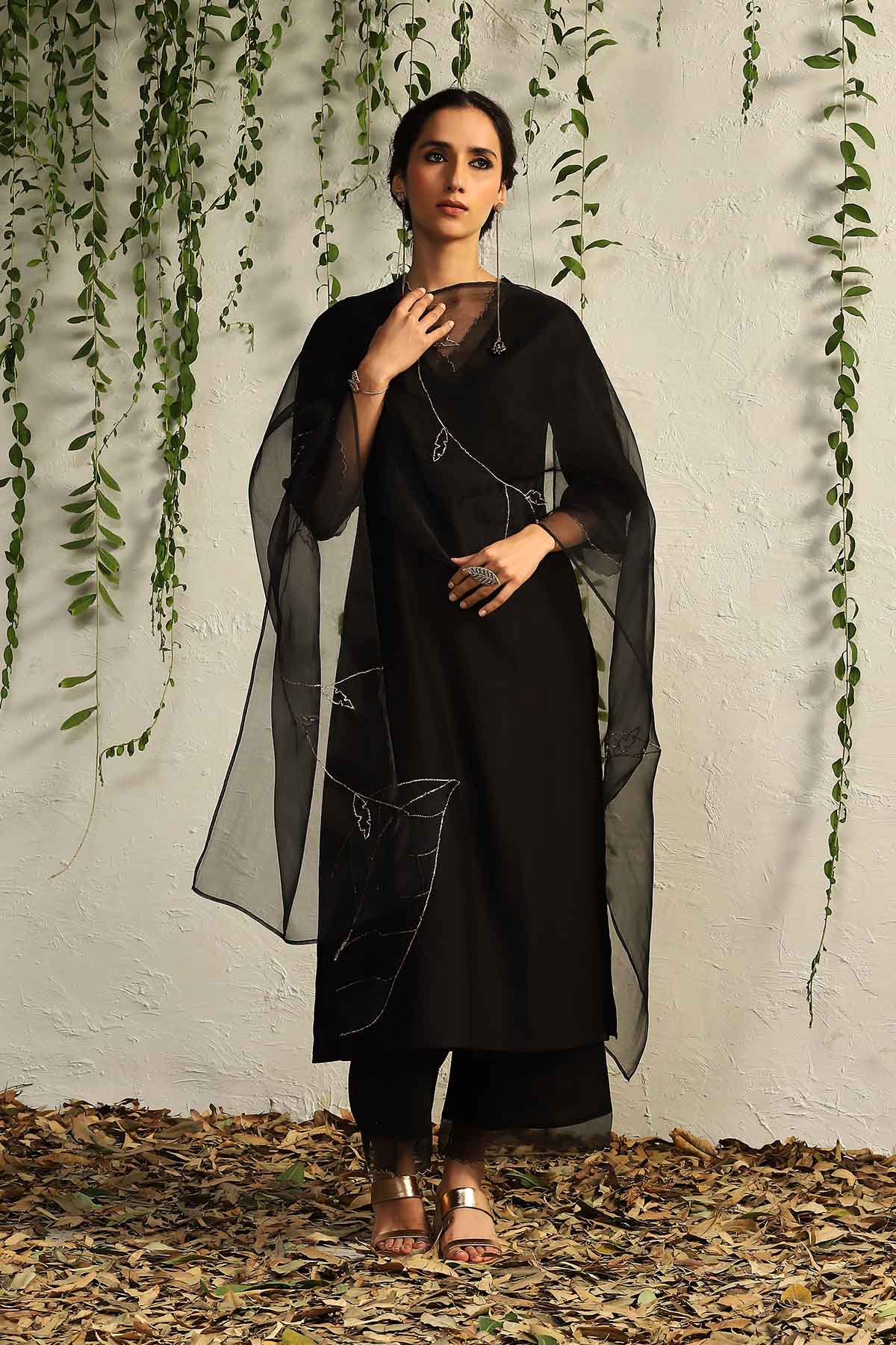 Buy Black Zari Straight Kurta Set by Charkhee for women online at ScrollnShops