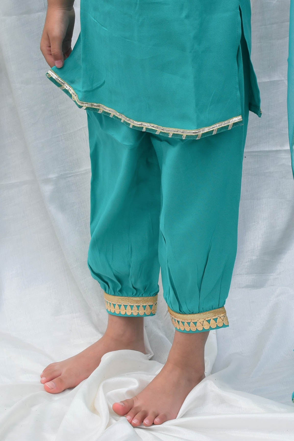 Blue Contrast Lace Embellished Kurta Set