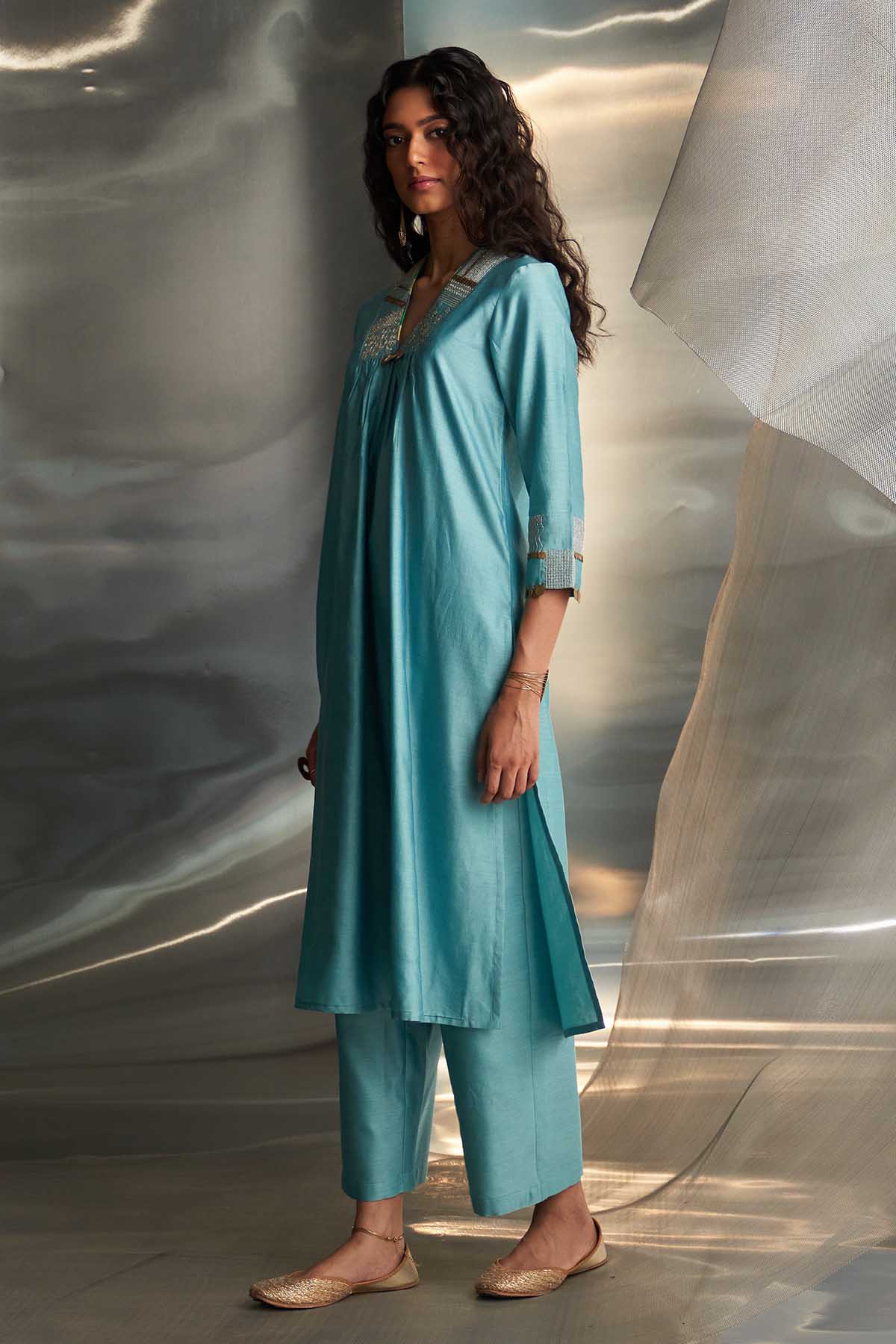 Blue Deep V-Neck Long Kurta Set