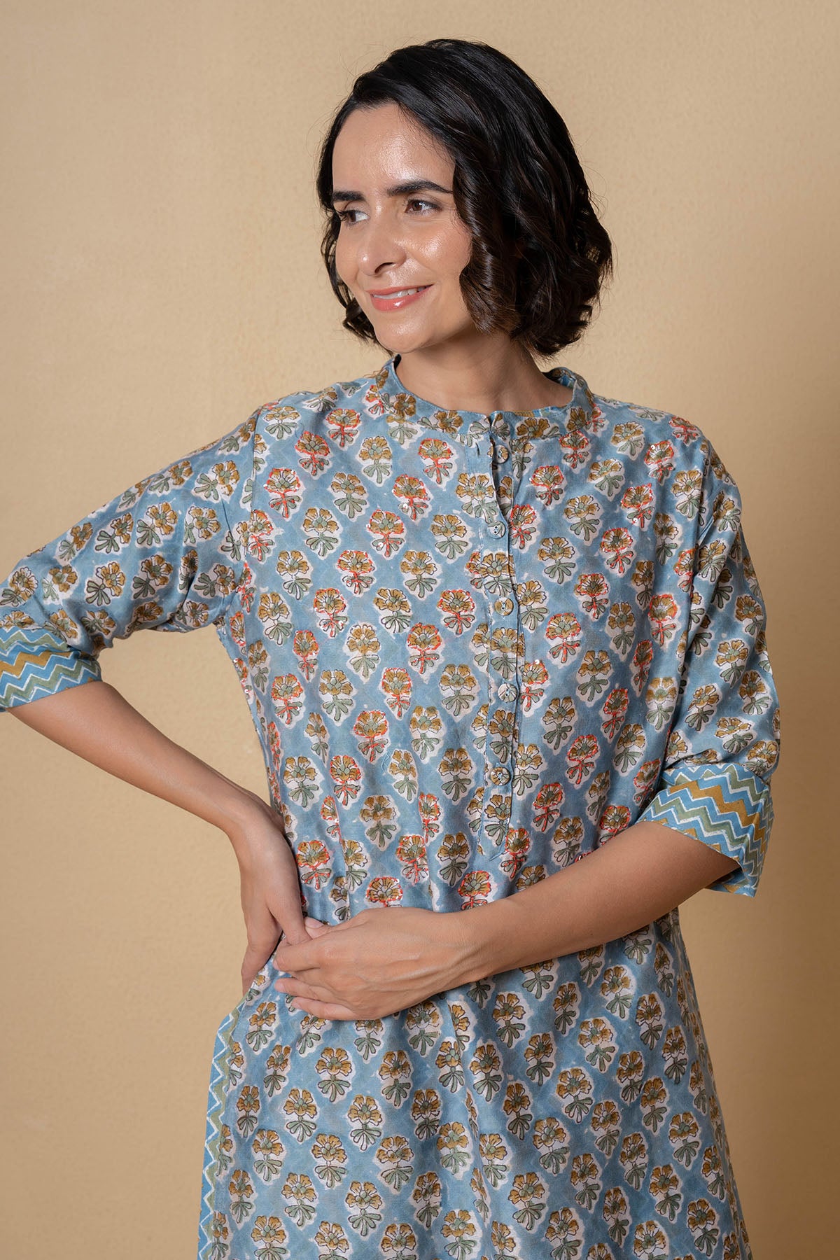 Blue Floral Kurta And Pants