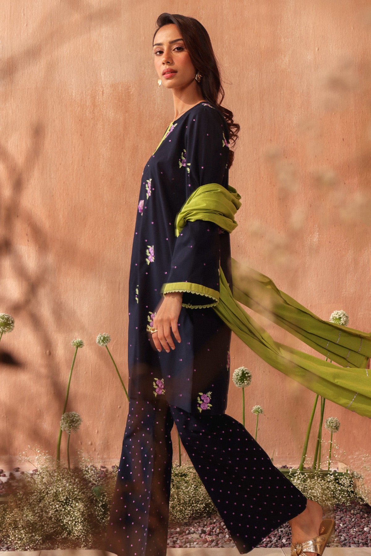 Blue Floral Work Kurta & Pants