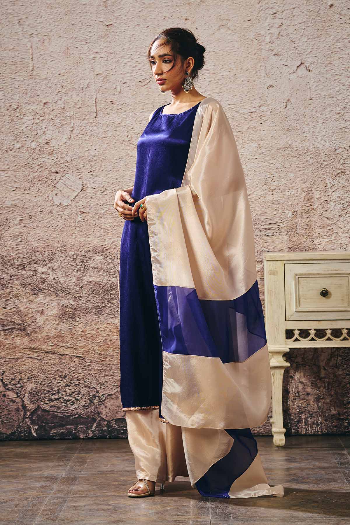 Blue Sleeveless Kurta & Pants