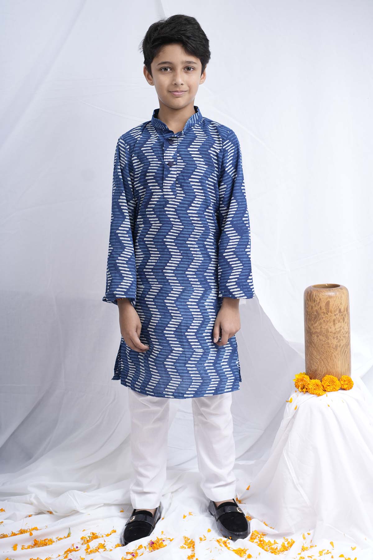 Buy Blue Zig-Zag Printed Kurta Set Online