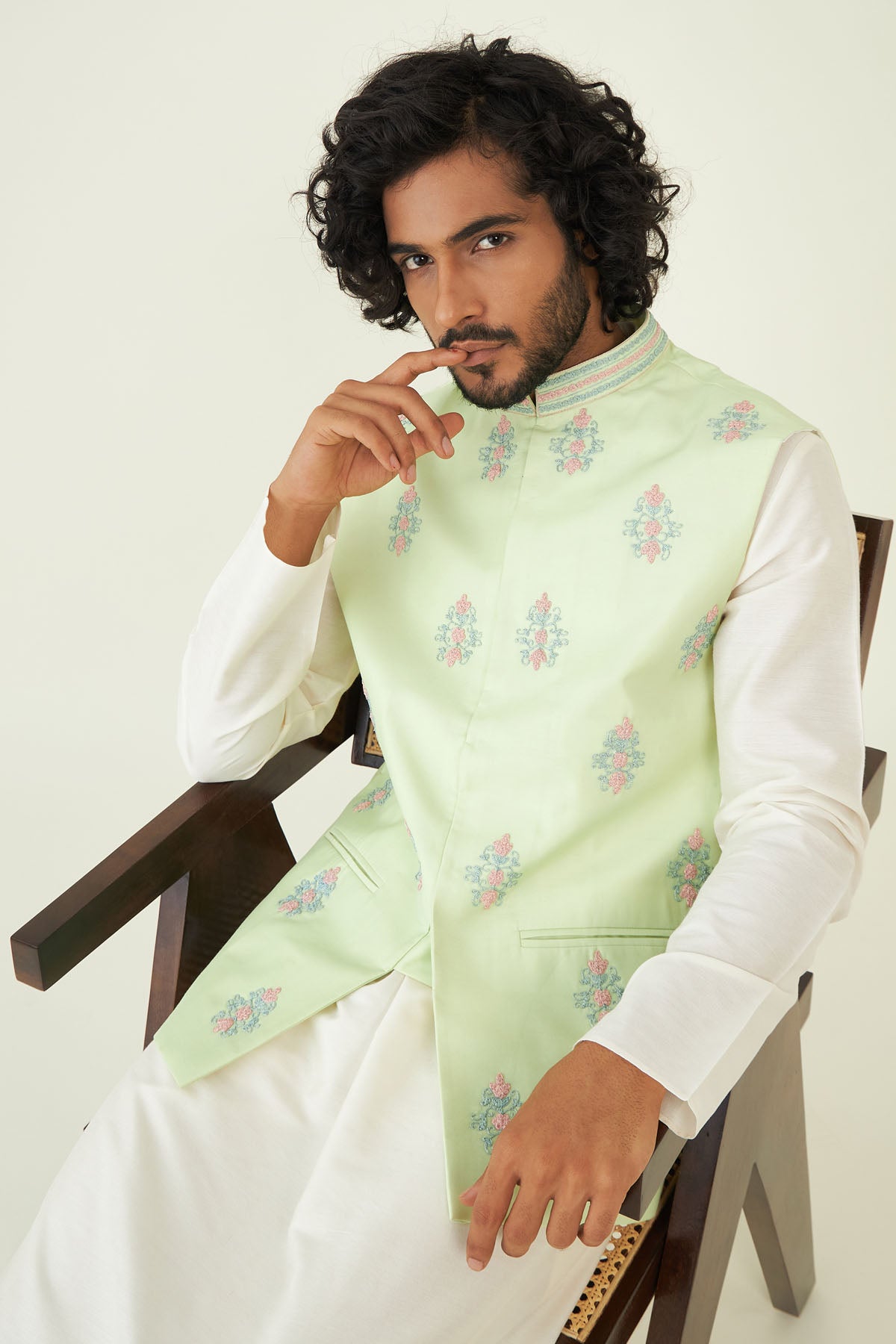 Boota Embroidered Bundi Set