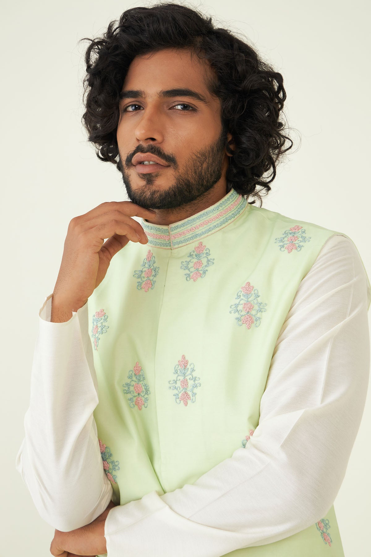 Boota Embroidered Bundi Set