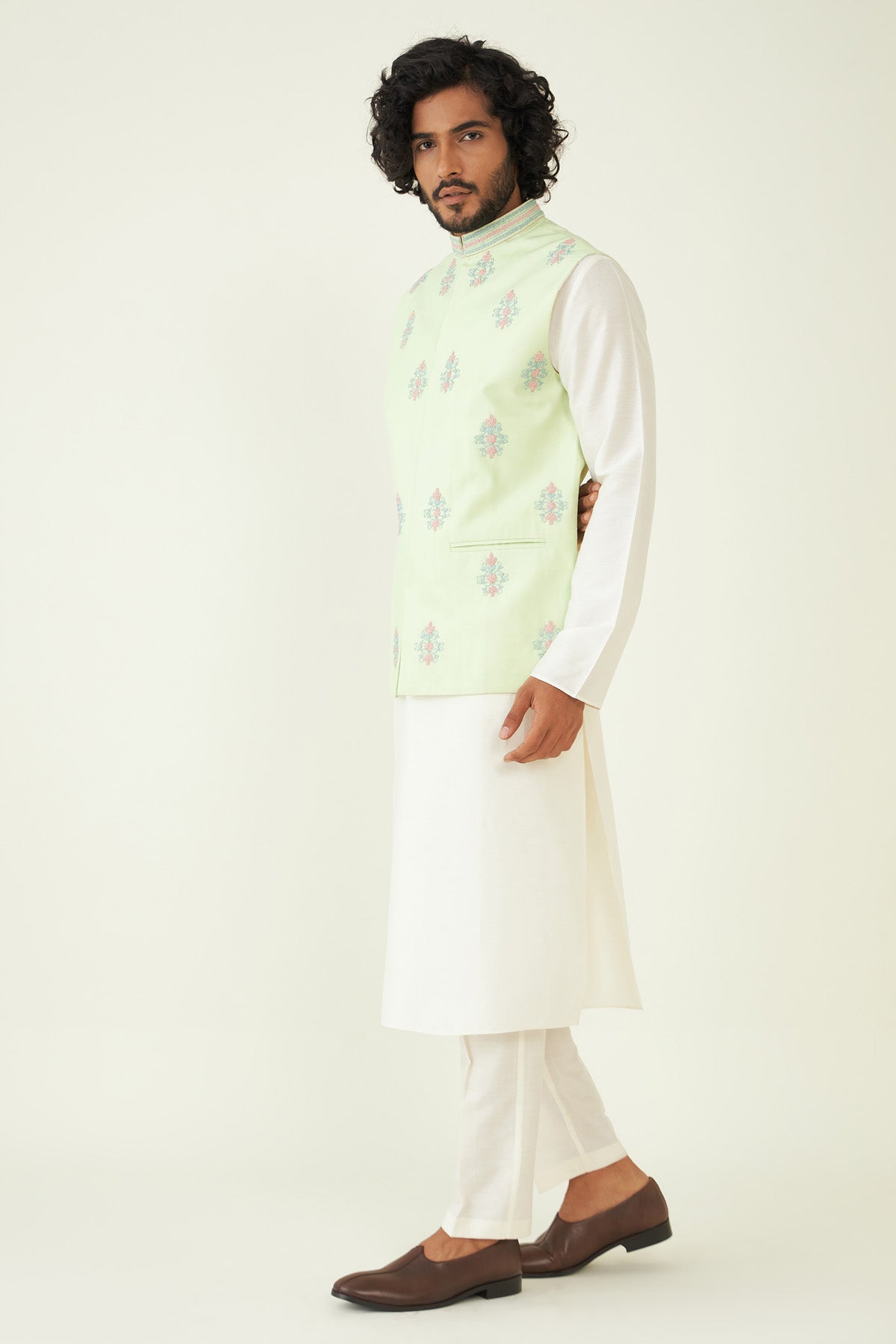 Boota Embroidered Bundi Set