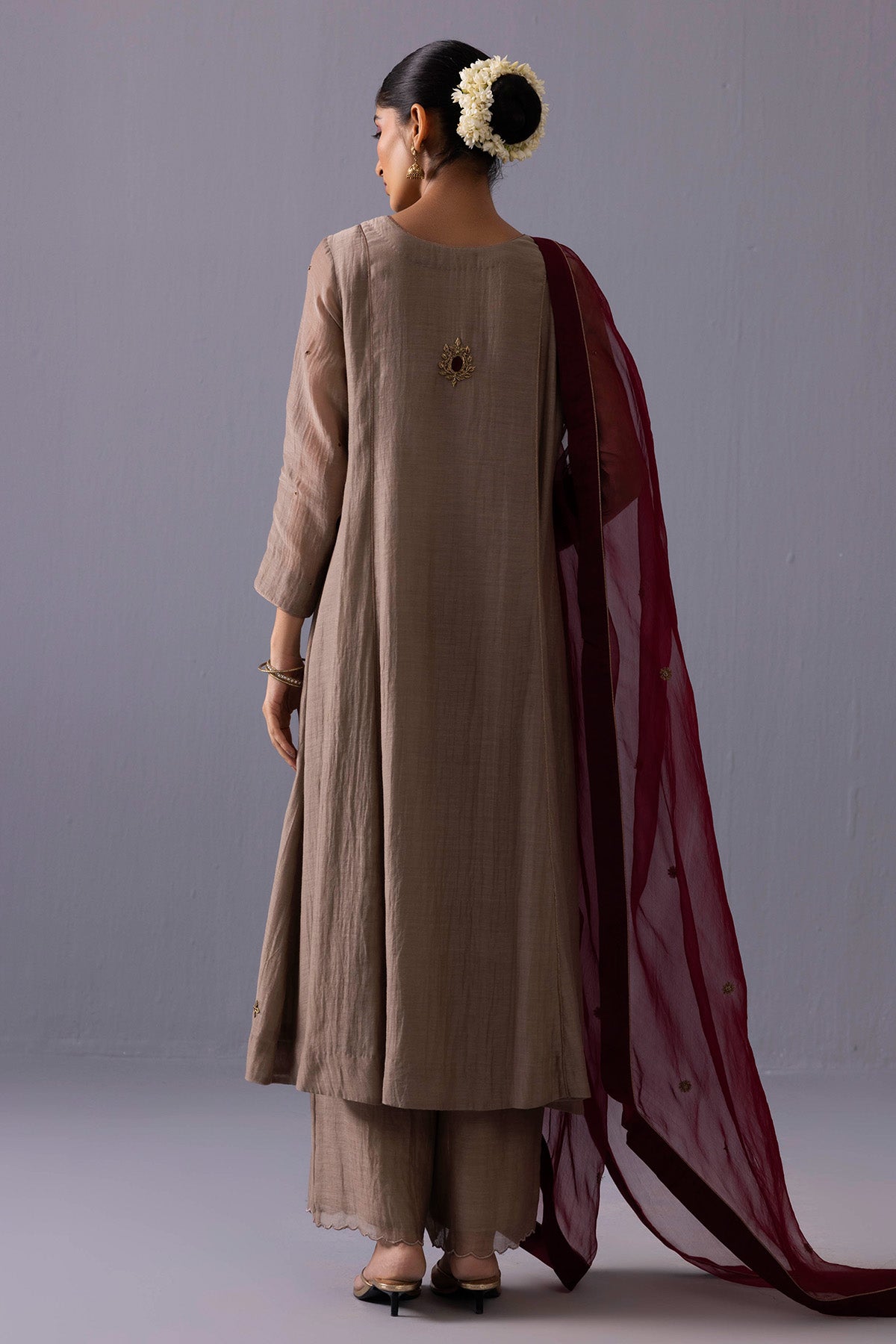Brown Round Neck Kurta & Pants