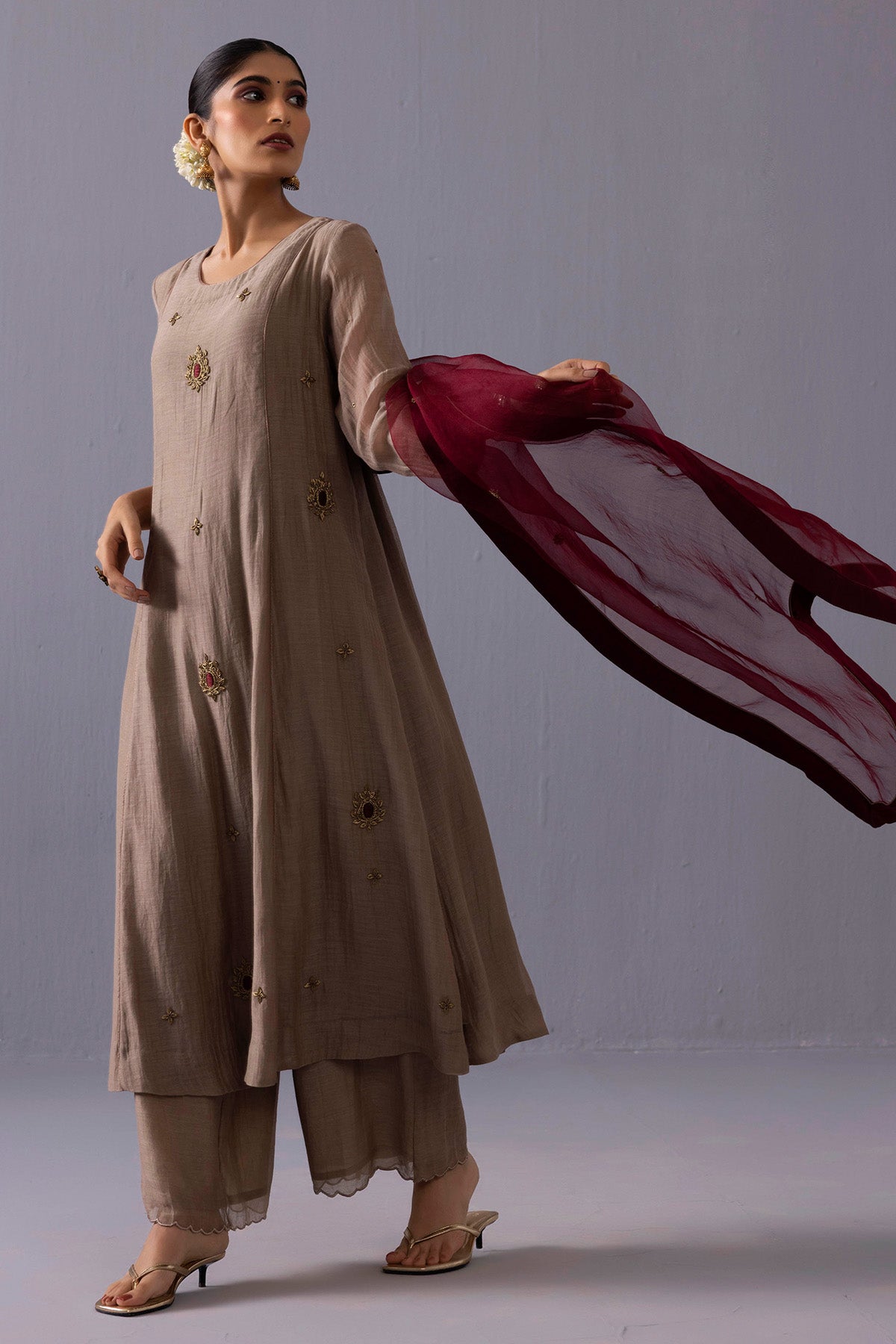 Brown Round Neck Kurta & Pants