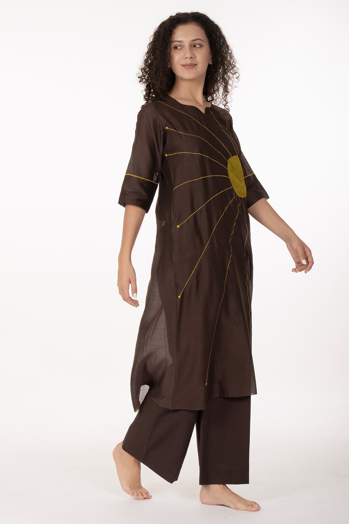 Brown Thread Art Kurta & Pants