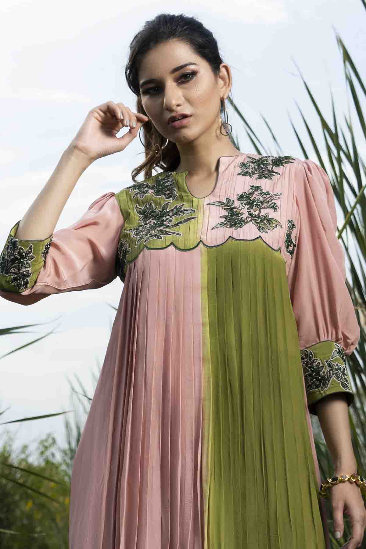 Colorblock Pleated Midi Dress