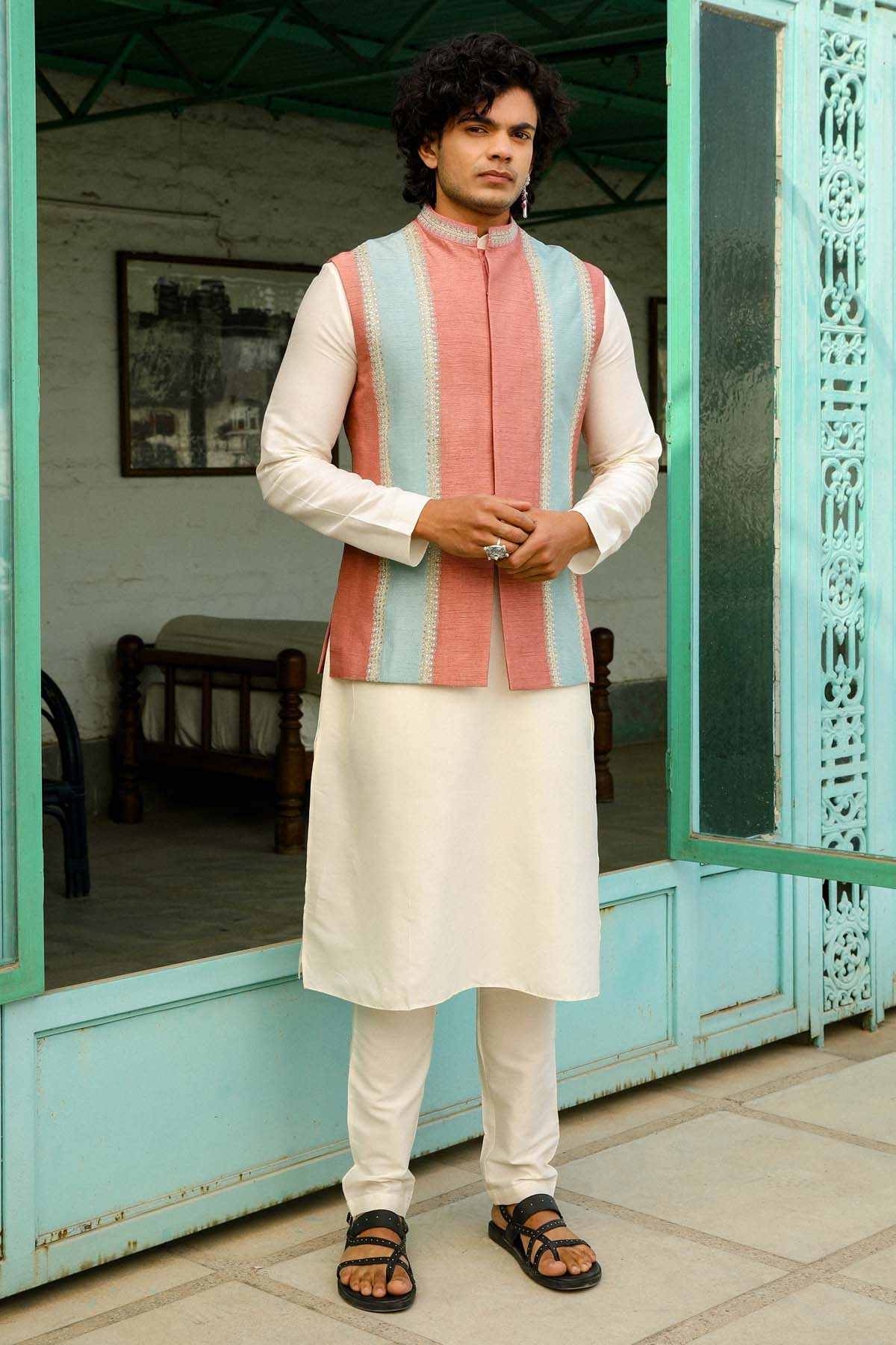 Colour Block Embroidered Bundi