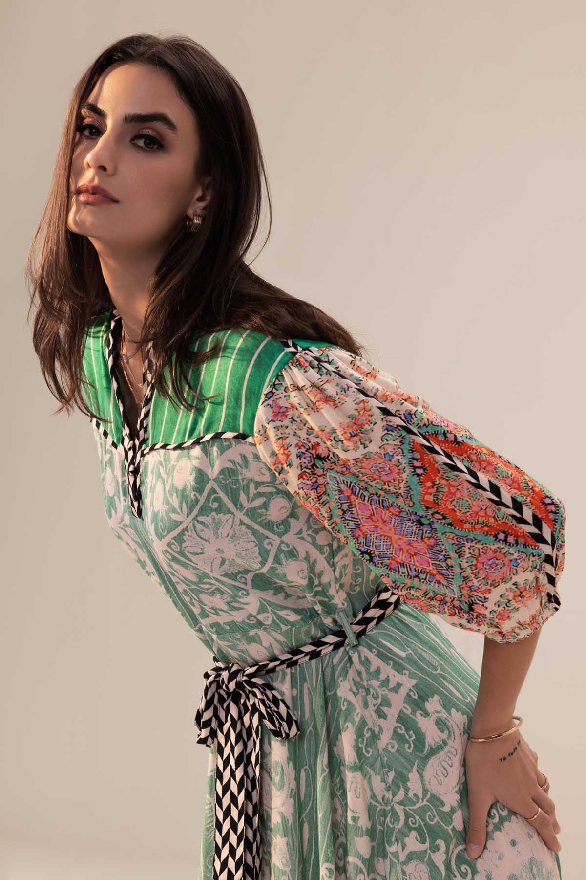 Contrast Collar Midi Dress