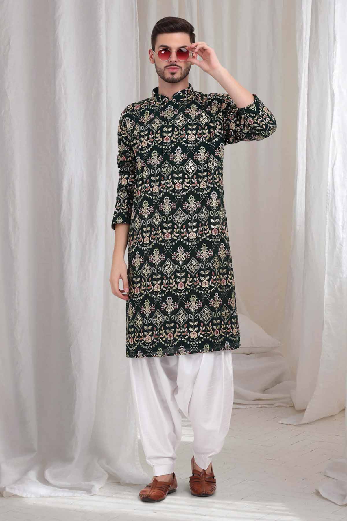 Buy Cotton Thread Work Kurta Set by Aham Vayam at ScrollnShops