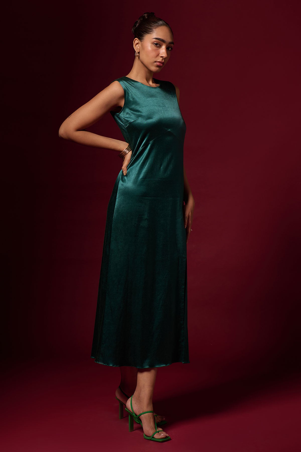 Dark Green Sleeveless Midi Dress