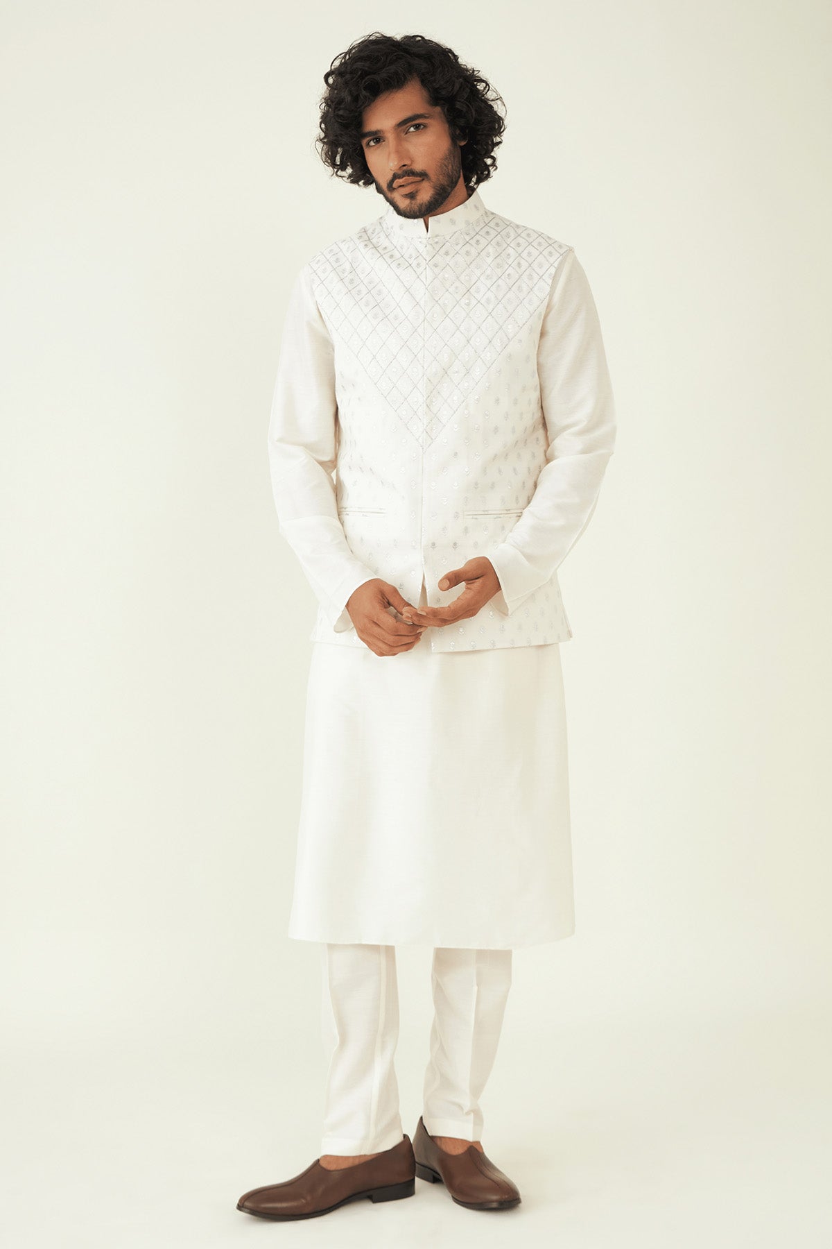 Diagonal Embroidered Bundi Set