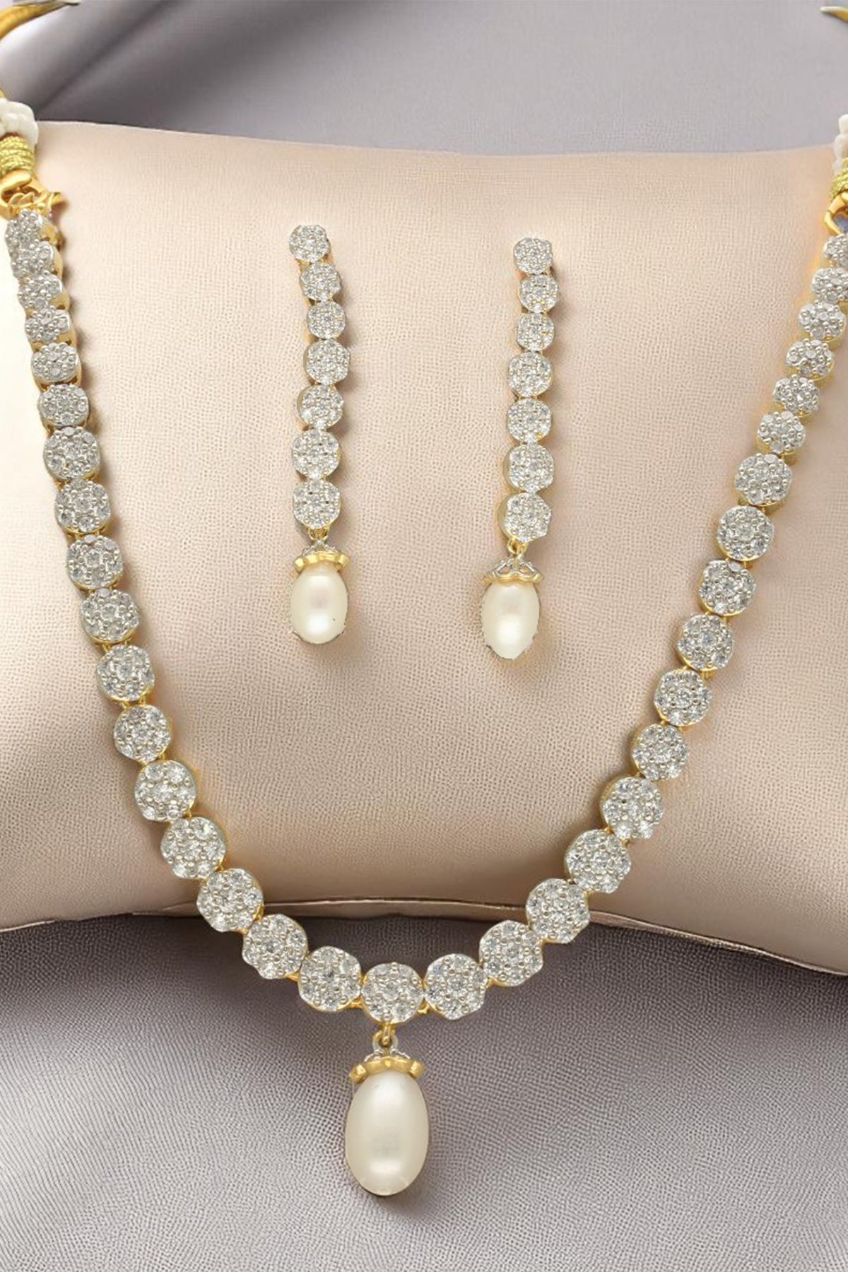 Diamond & Pearl Jewellery Set