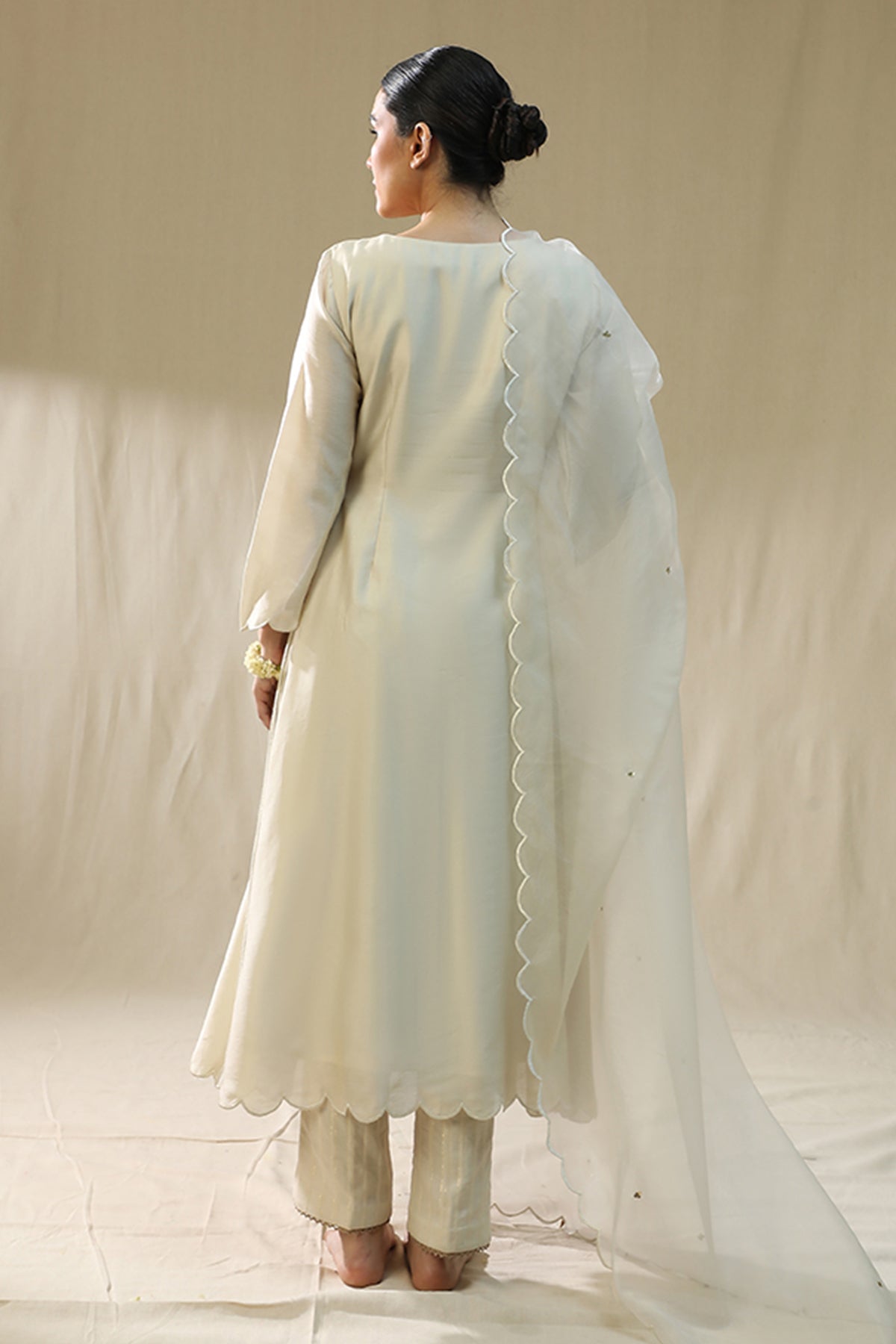 Dori Embroidered Ivory Kurta Set