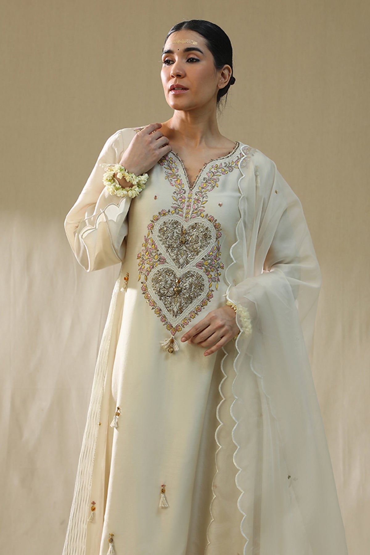 Dori Embroidered Ivory Kurta Set