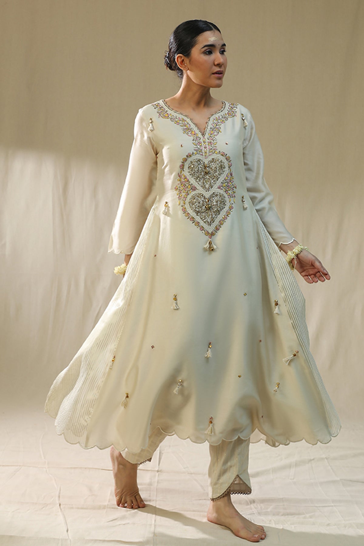 Dori Embroidered Ivory Kurta Set